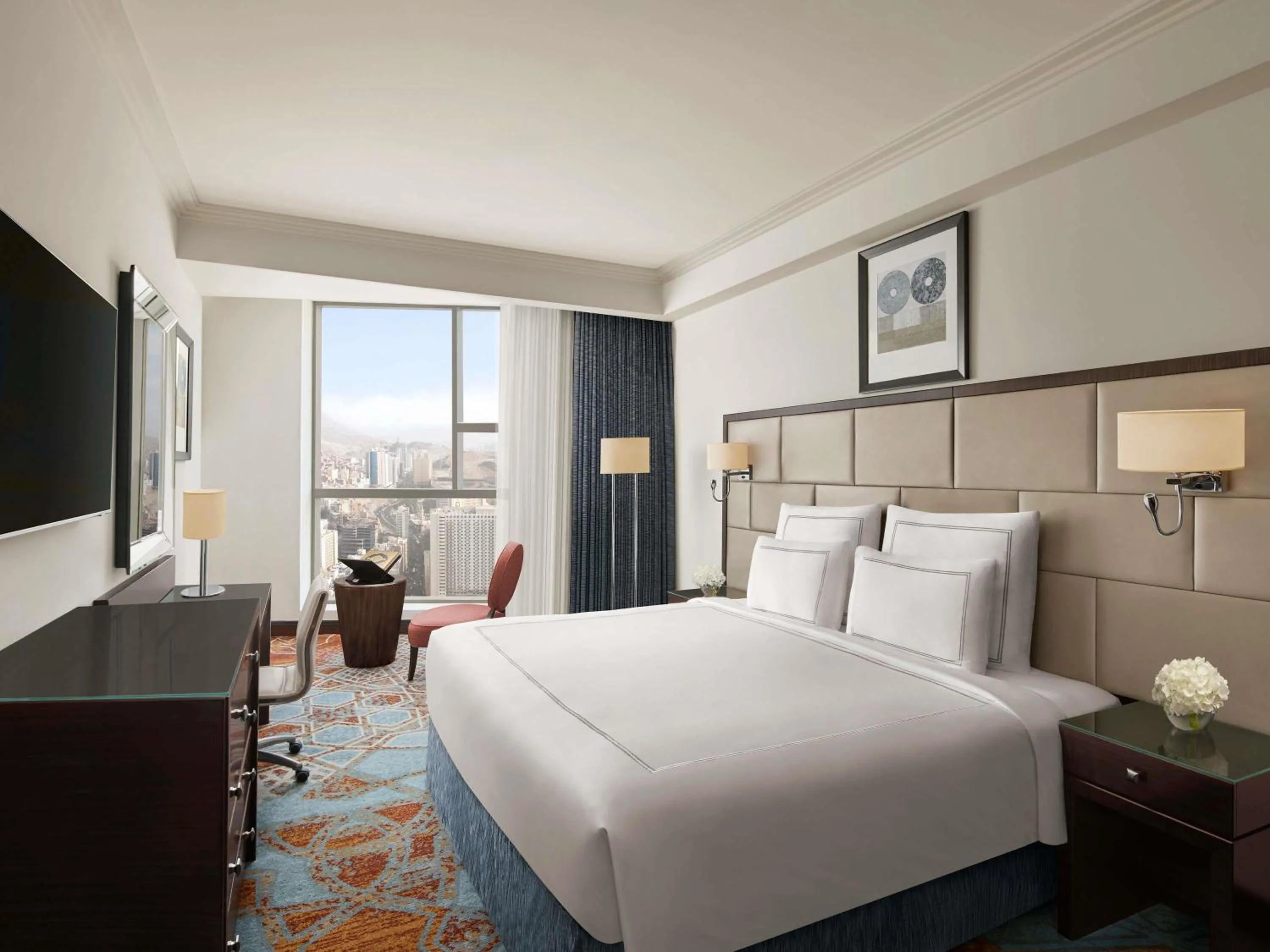 Bedroom, Bed in Swissotel Makkah