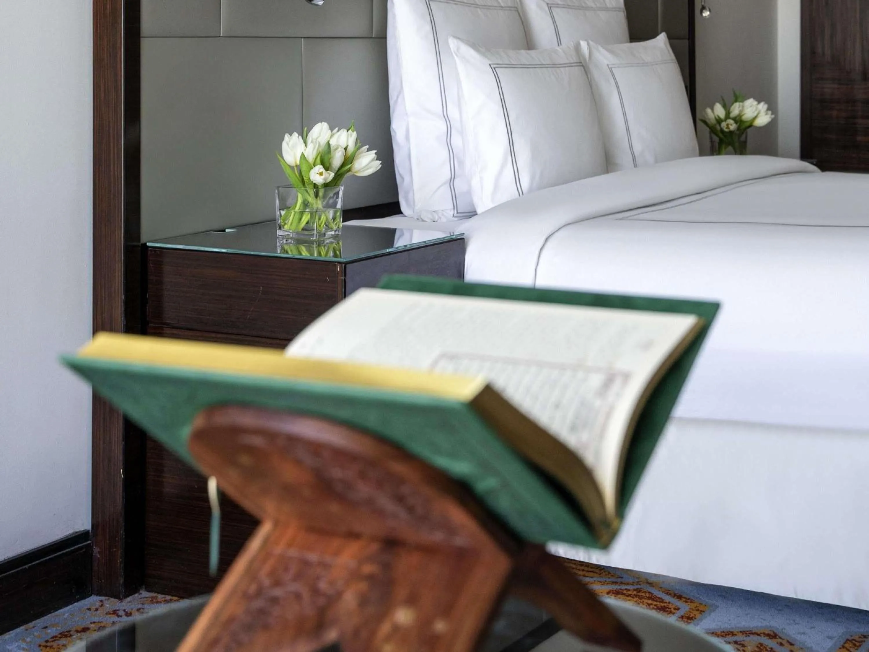 Bedroom, Bed in Swissotel Makkah