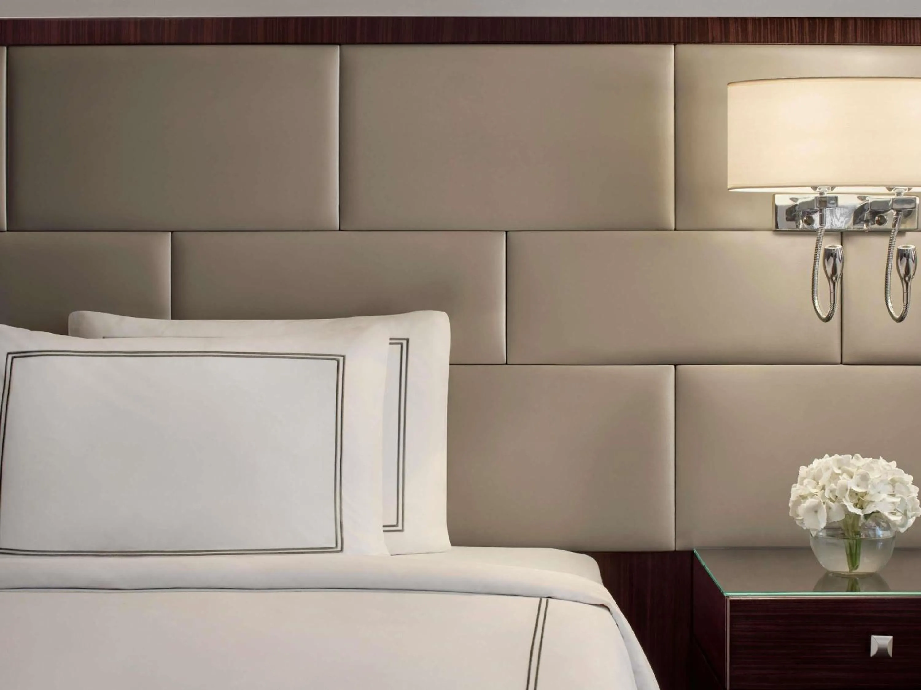 Bedroom, Bed in Swissotel Makkah