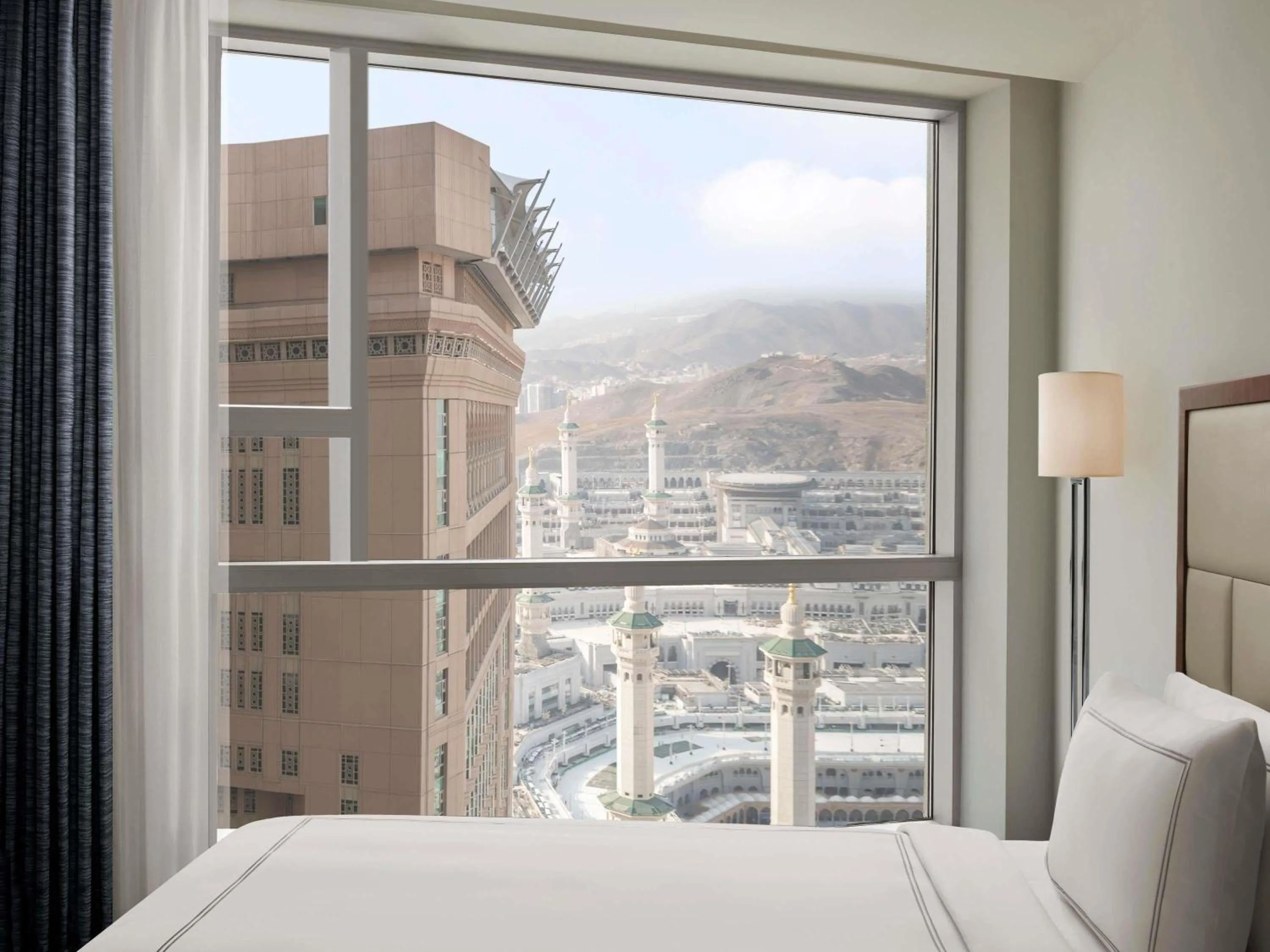 Bedroom, Bed in Swissotel Makkah