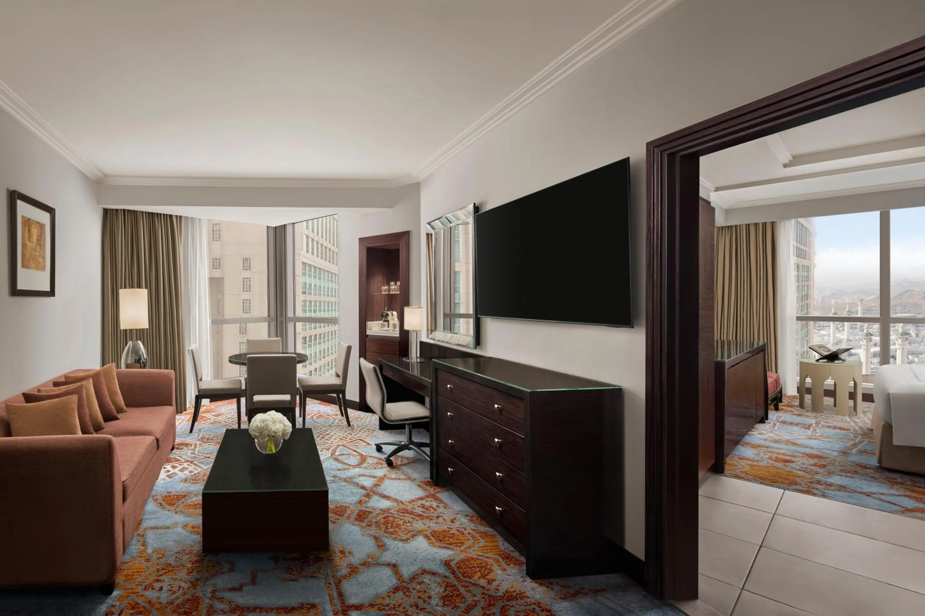 Communal lounge/ TV room in Swissotel Makkah