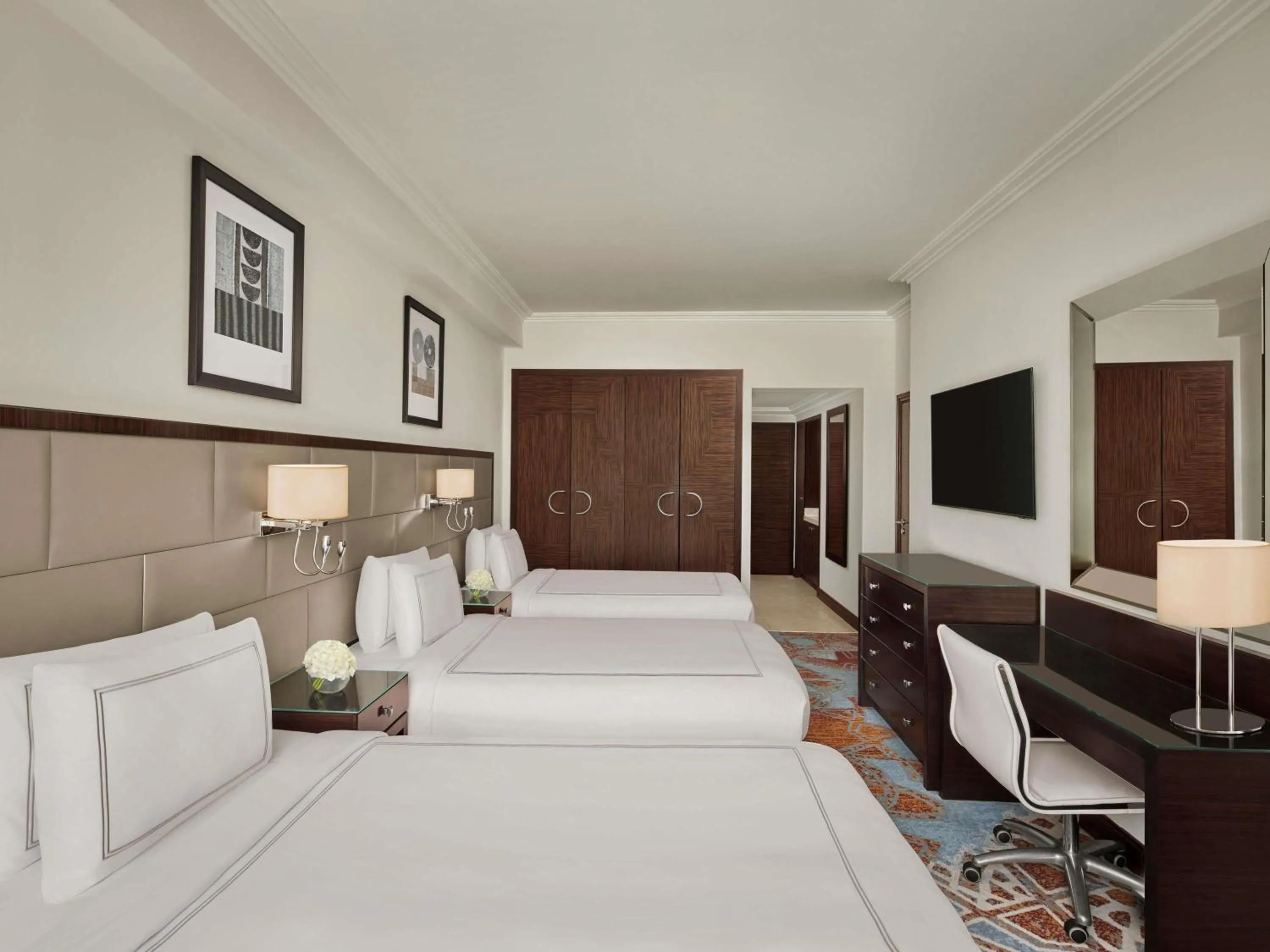 Bedroom, Bed in Swissotel Makkah