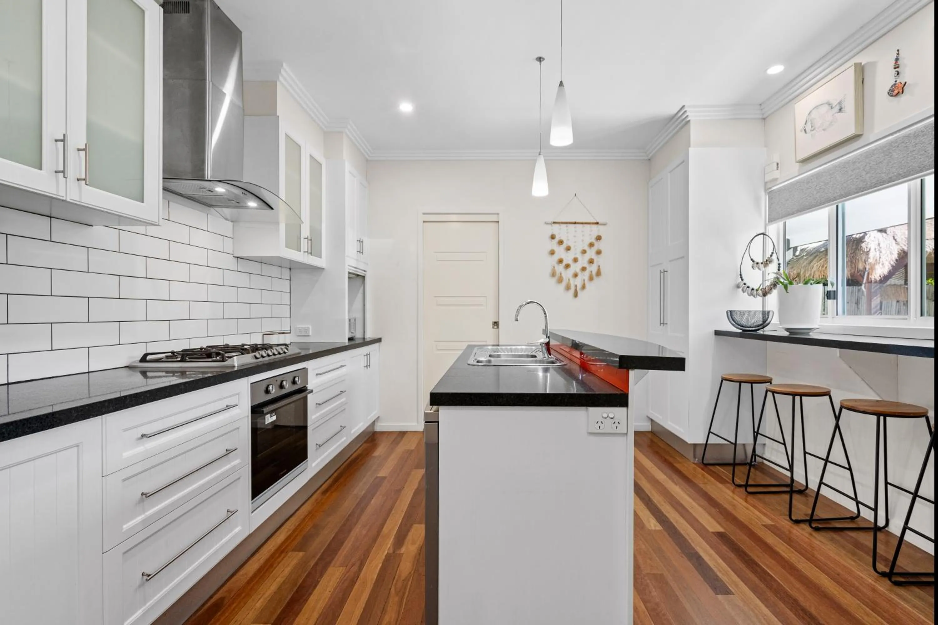 Kitchen or kitchenette in Azur Byron Bay