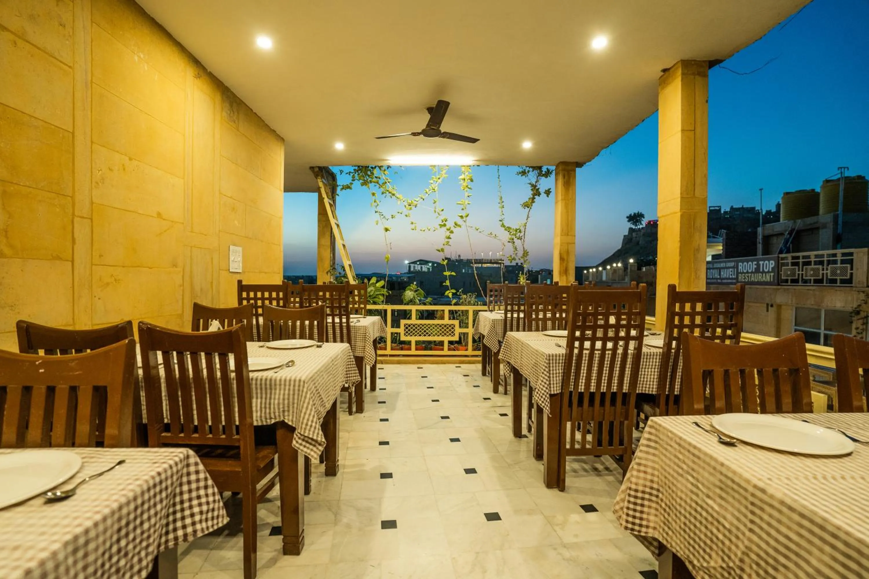 Restaurant/places to eat in Hotel Royal Villa Jaisalmer