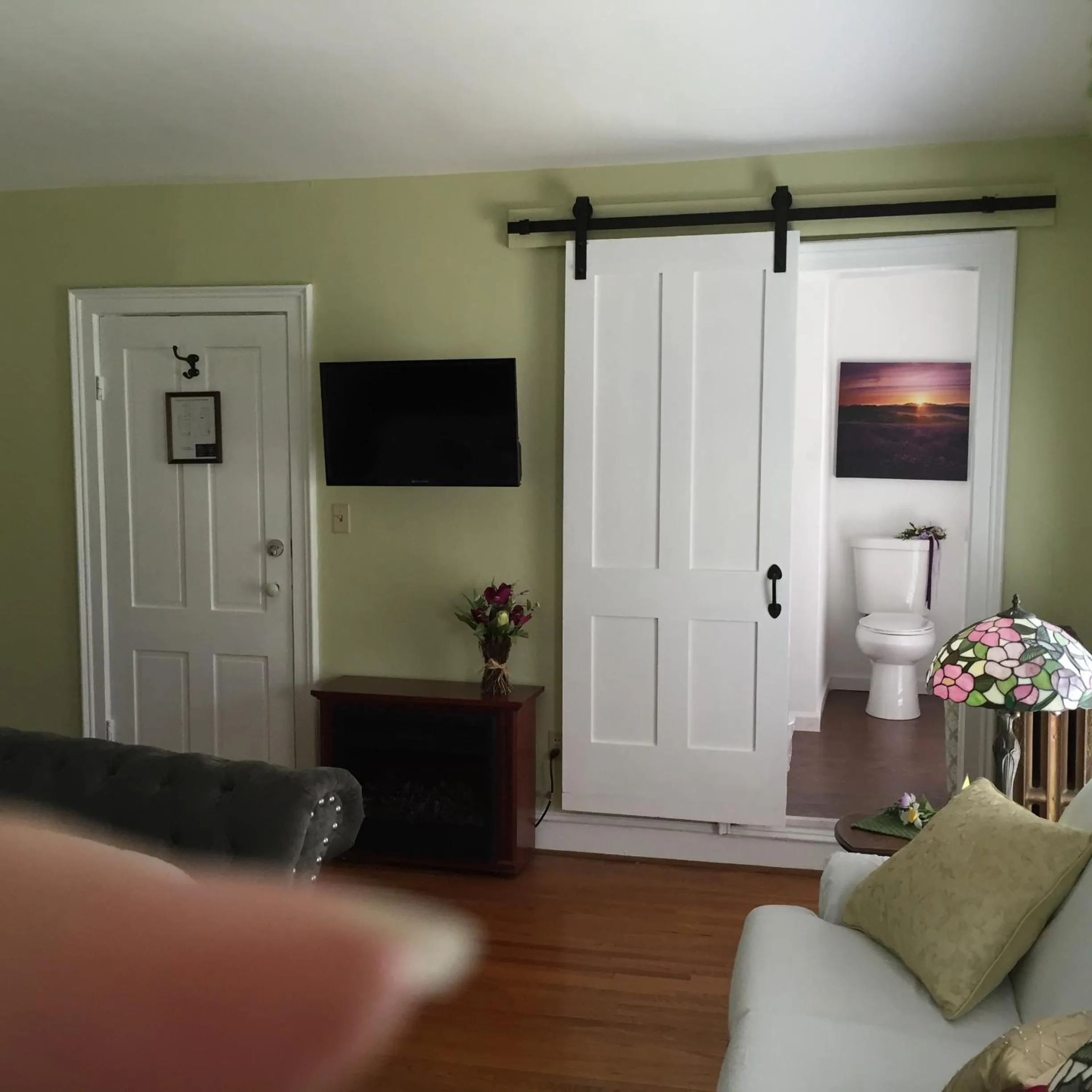 Photo of the whole room in 18 Vine Inn & Carriage House