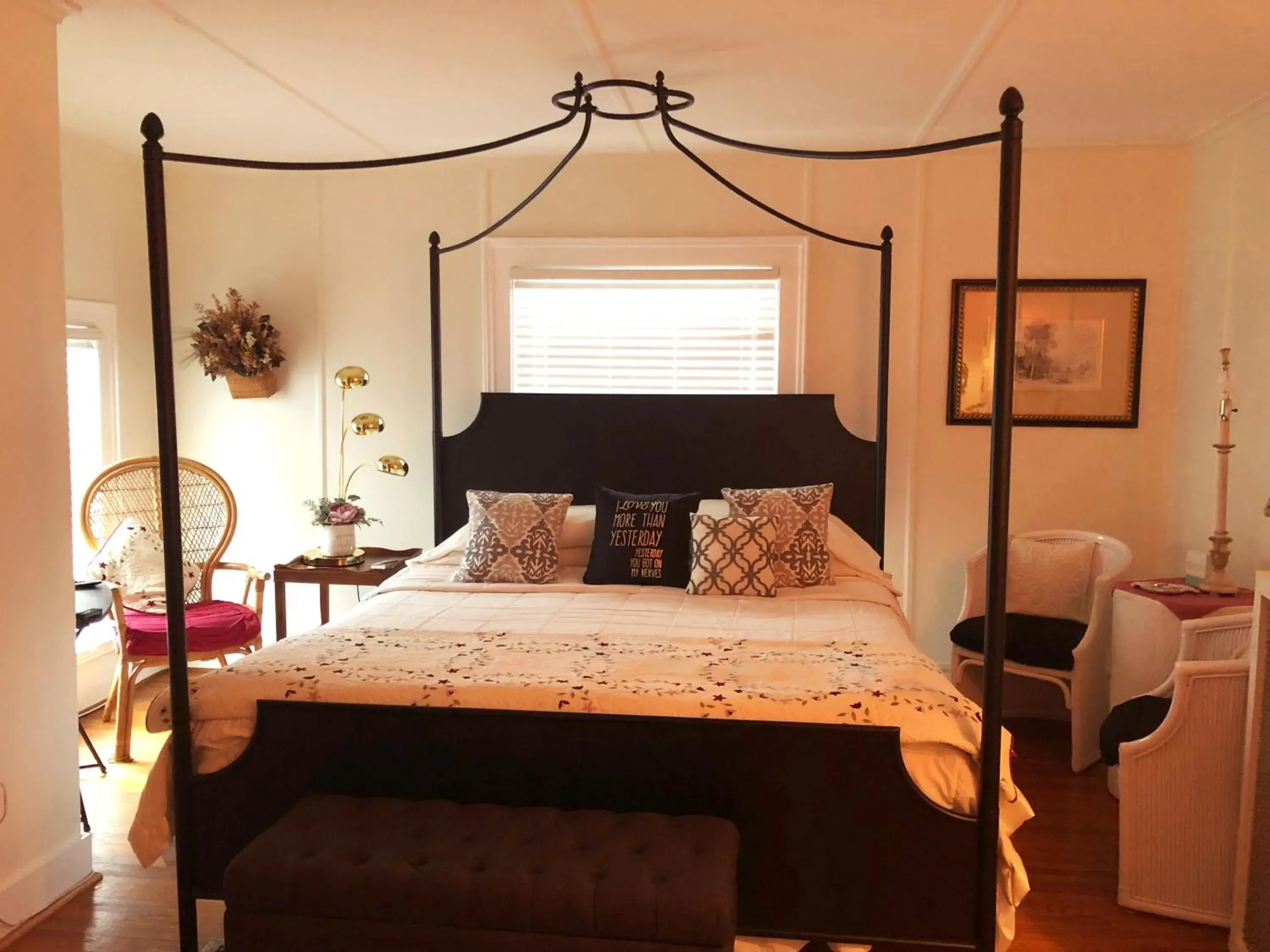 King Room with Garden View in 18 Vine Inn & Carriage House King Room with Garden View in 18 Vine Inn & Carriage House