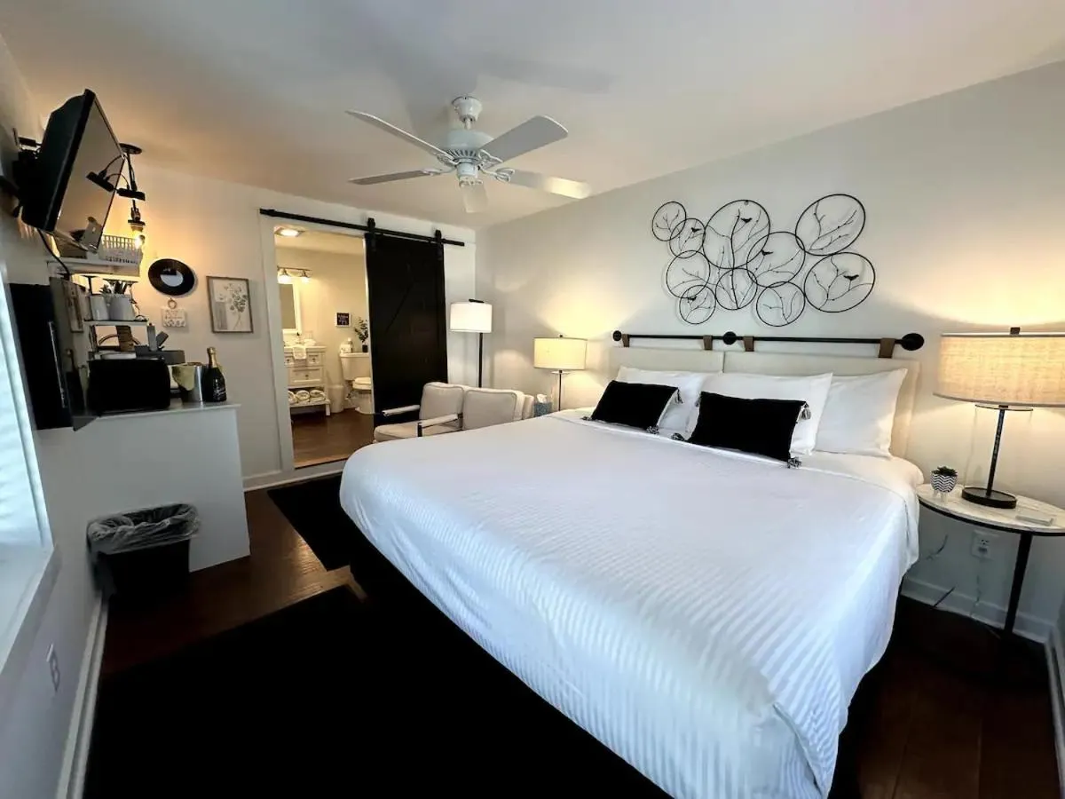 18 Vine Inn & Carriage House