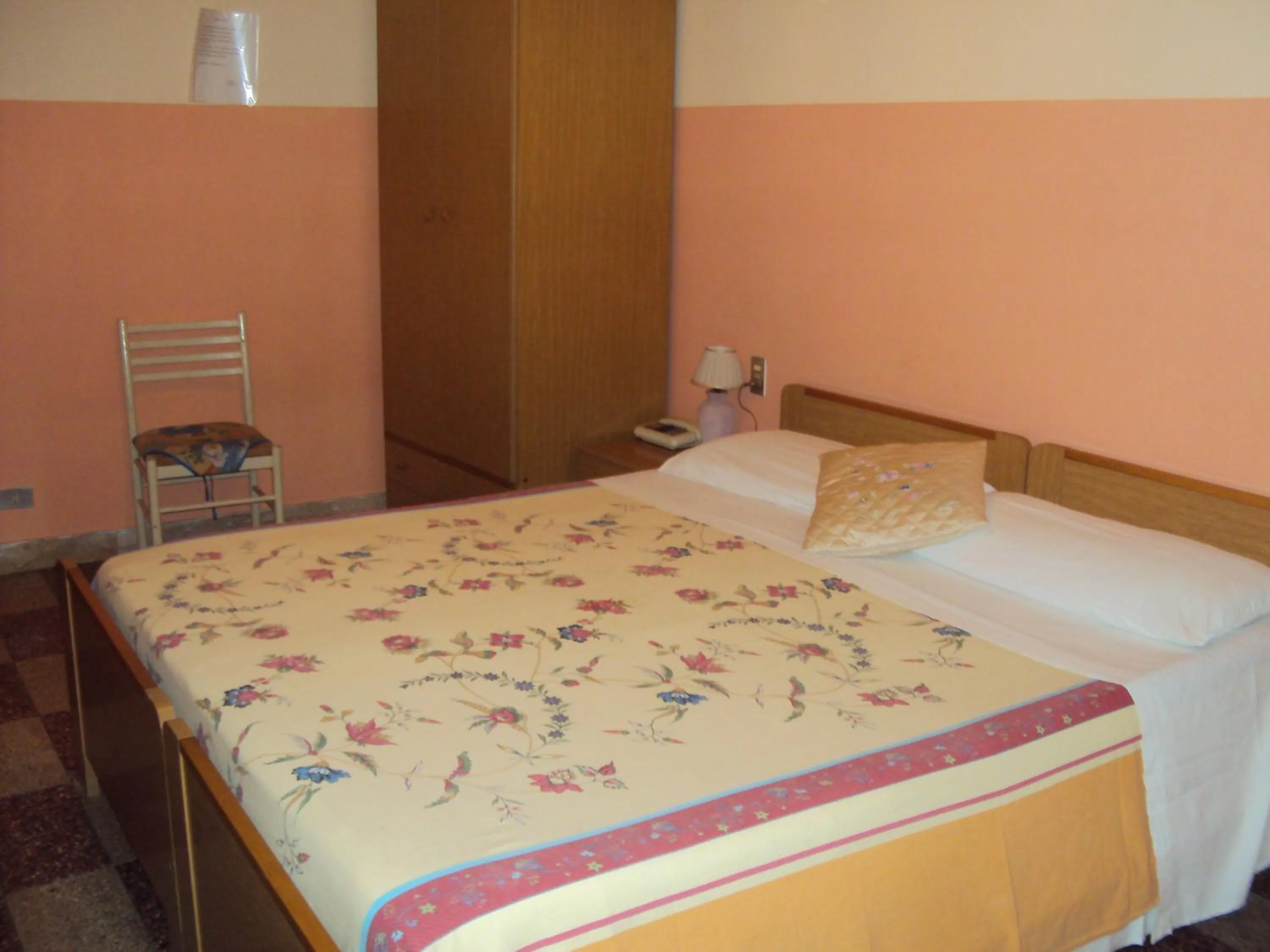 Photo of the whole room, Bed in Hotel Mirage