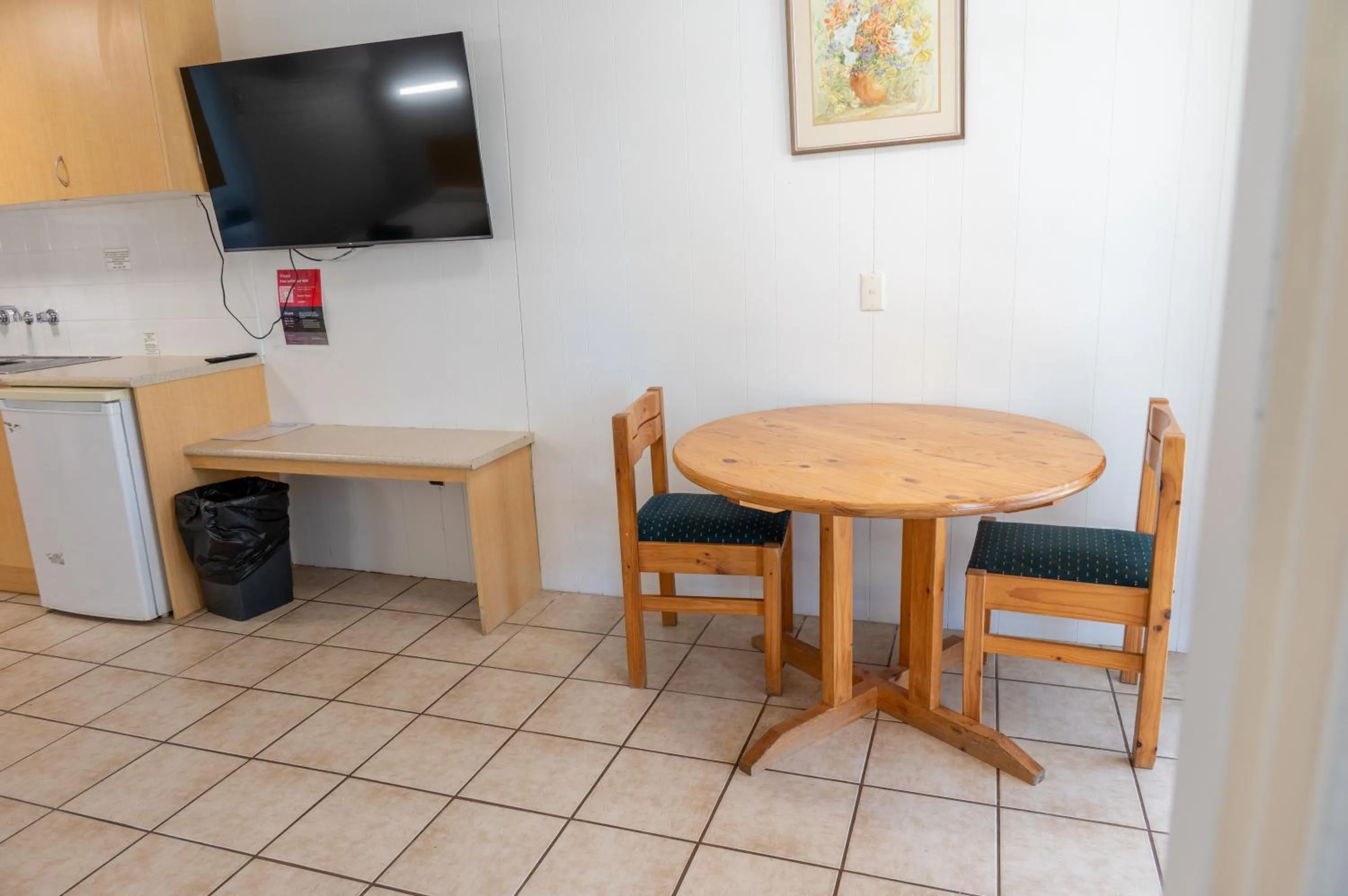 TV and multimedia in Tumut Valley Motel Pet Friendly