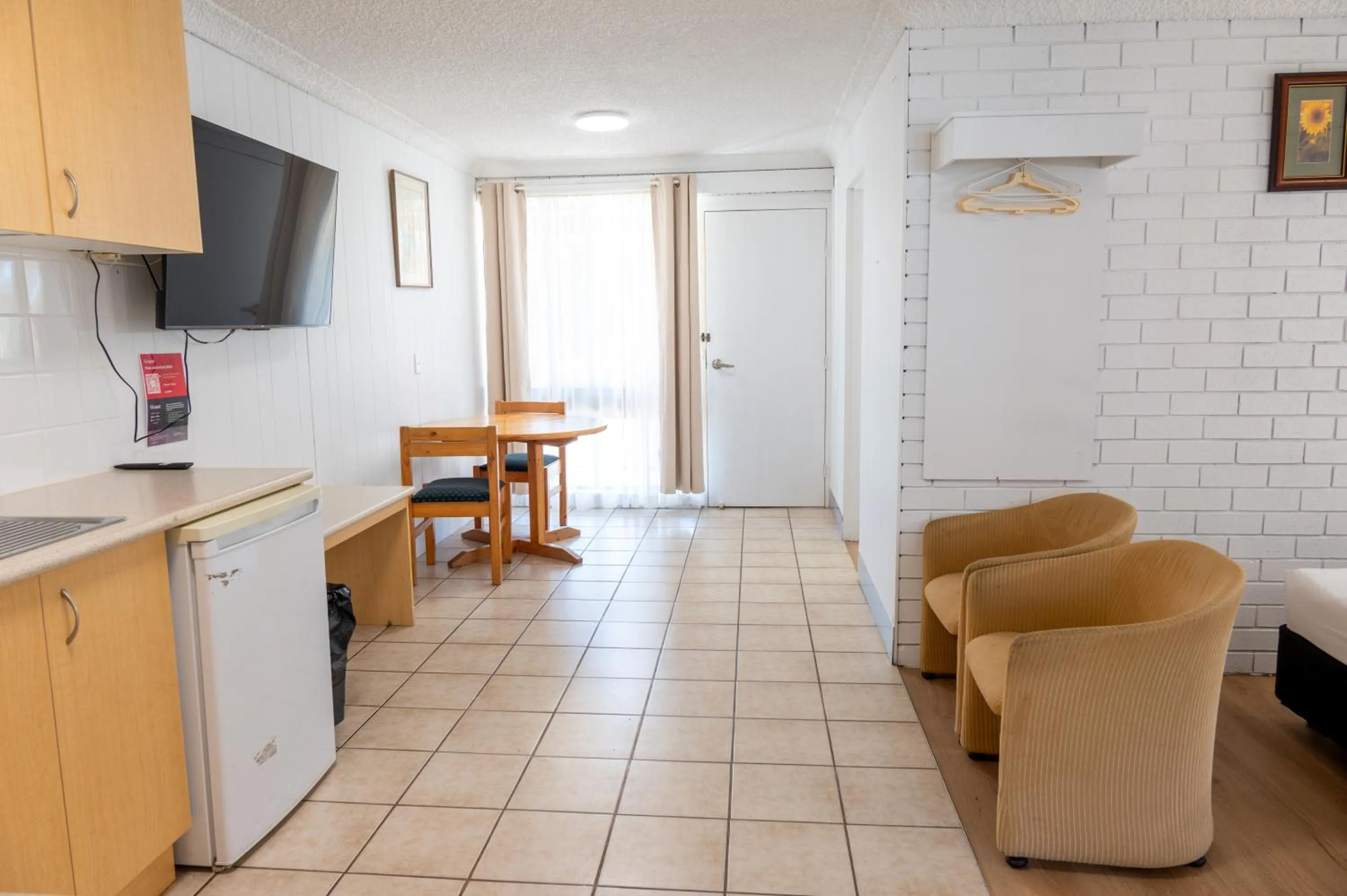 TV and multimedia in Tumut Valley Motel Pet Friendly