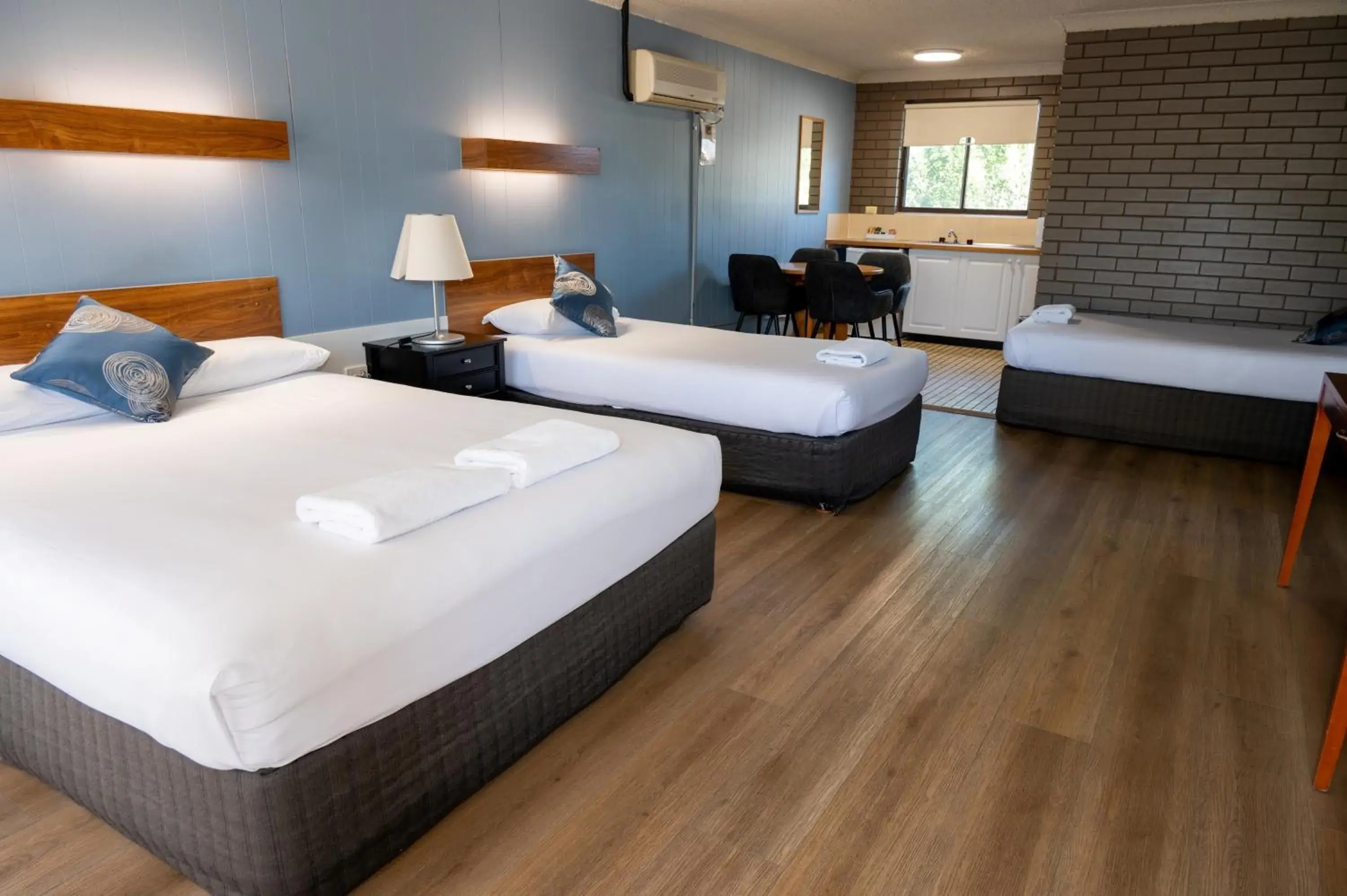 Standard Family Room in Tumut Valley Motel Pet Friendly Standard Family Room in Tumut Valley Motel Pet Friendly