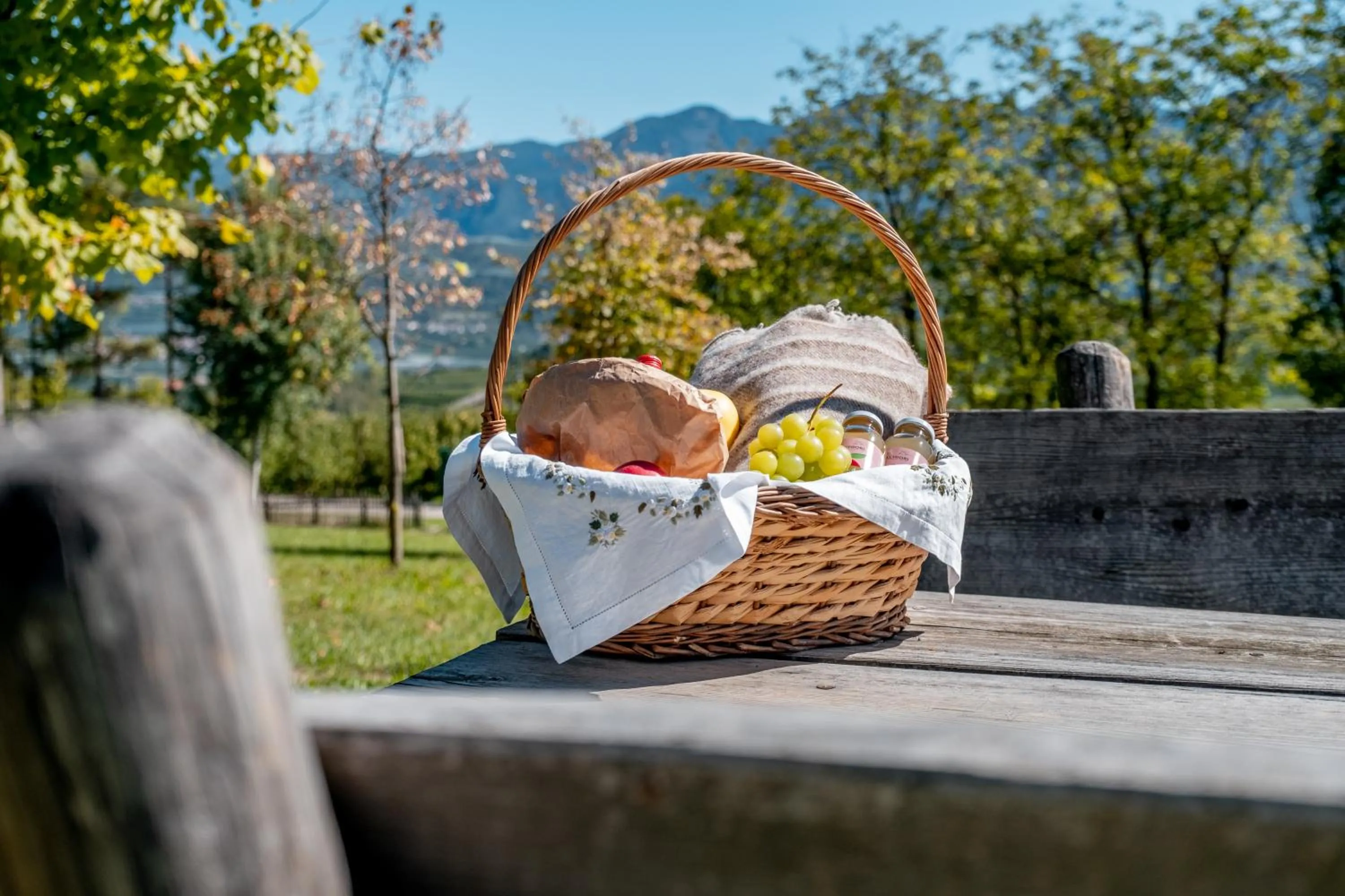 Hiking in Garnì Vecchio Comune