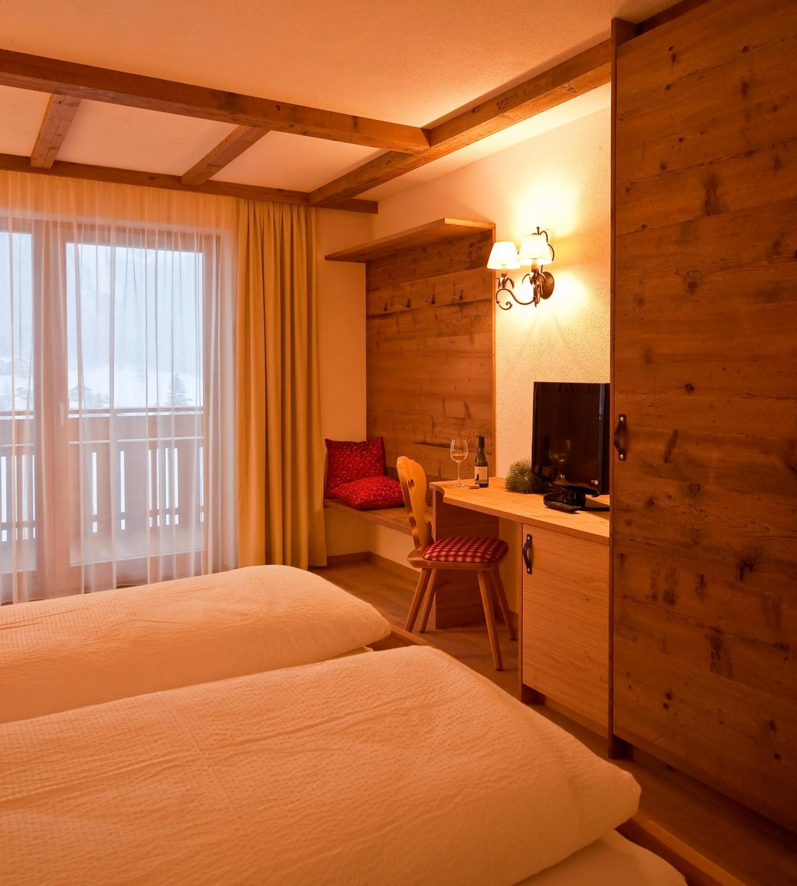 Decorative detail, Bed in Hotel Foestlerhof