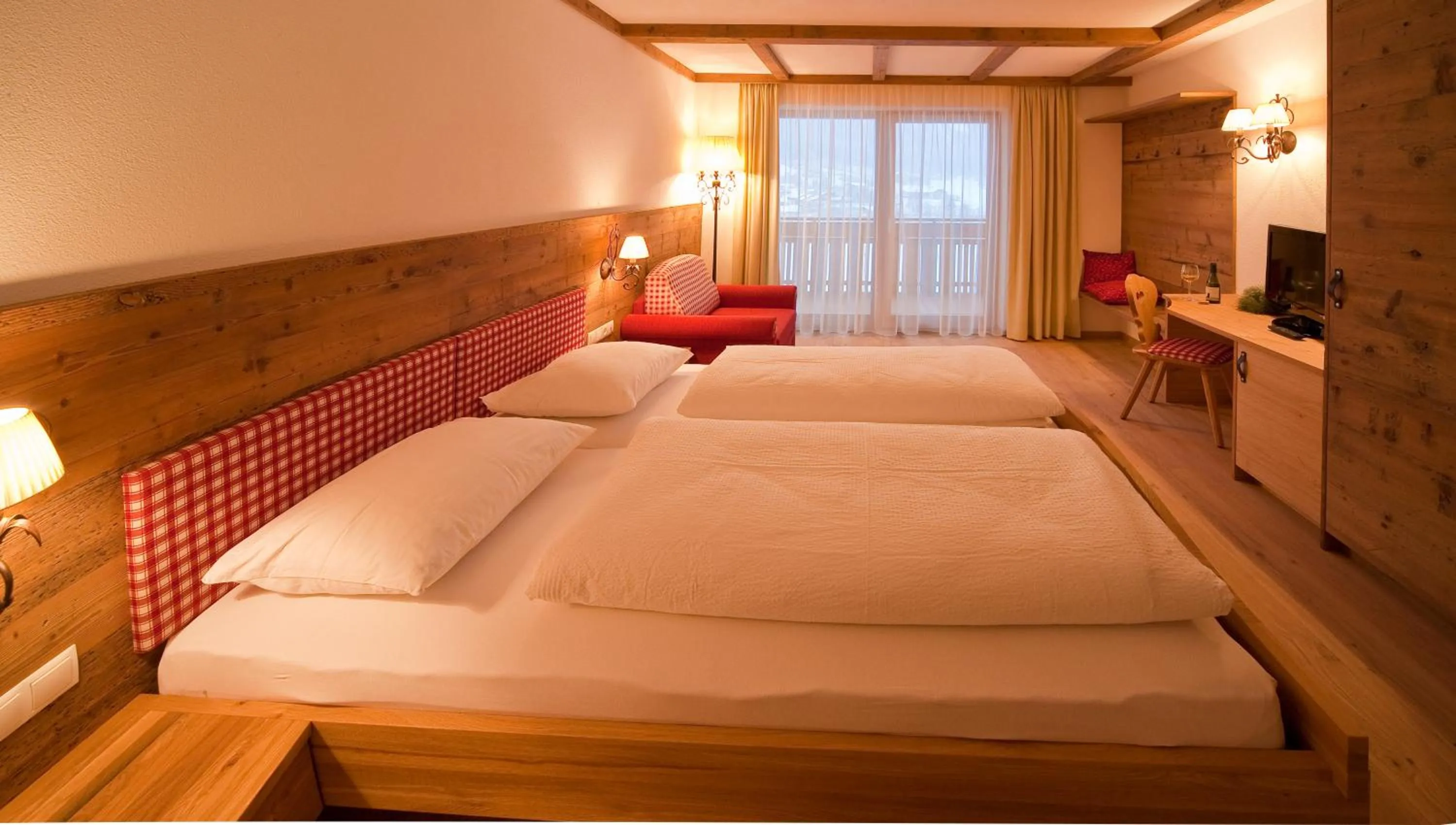 Photo of the whole room, Bed in Hotel Foestlerhof