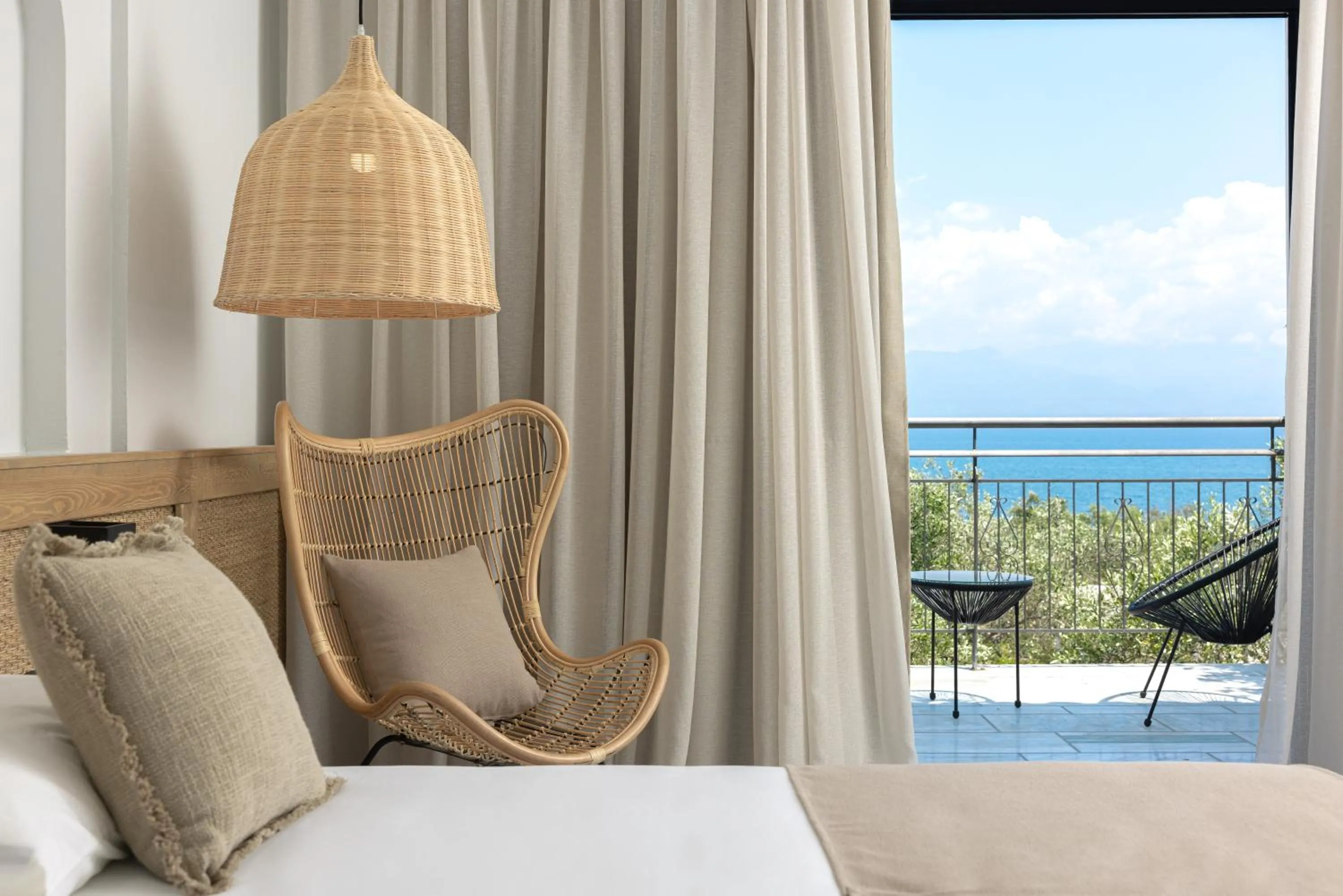 Bed in Sunrise Village Beach Hotel