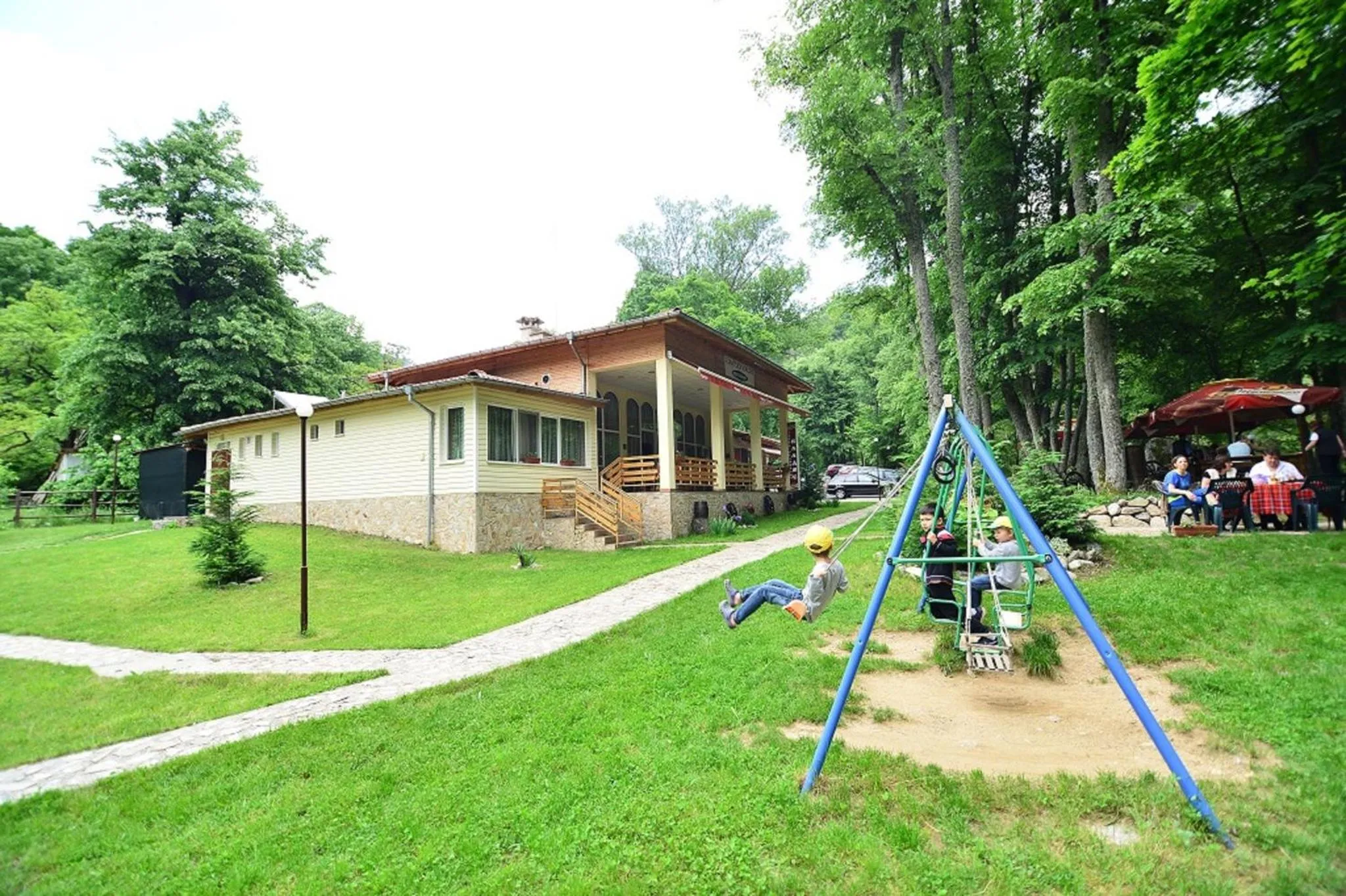 Restaurant/places to eat in Hotel Valdis