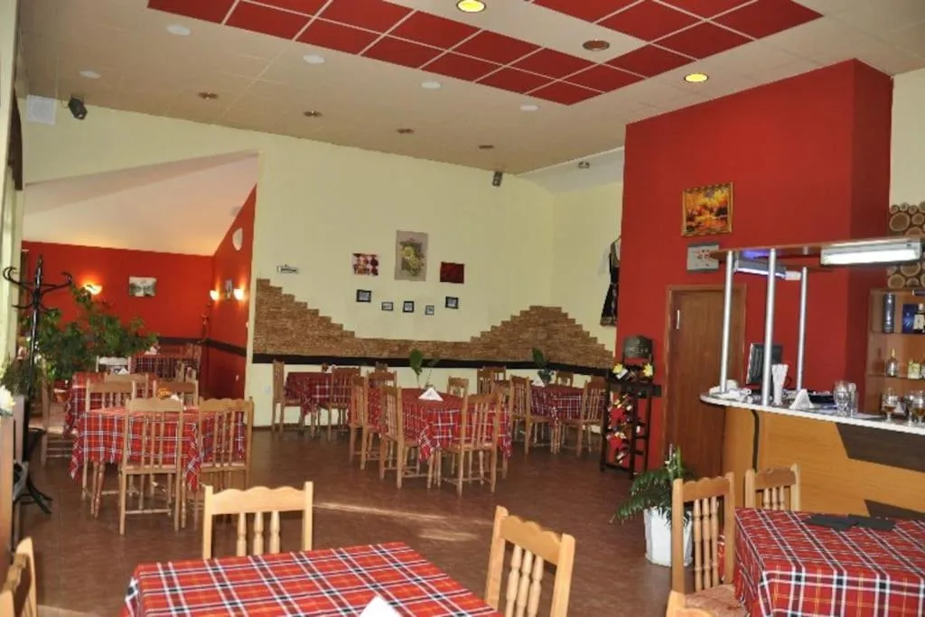 Restaurant/places to eat in Hotel Valdis