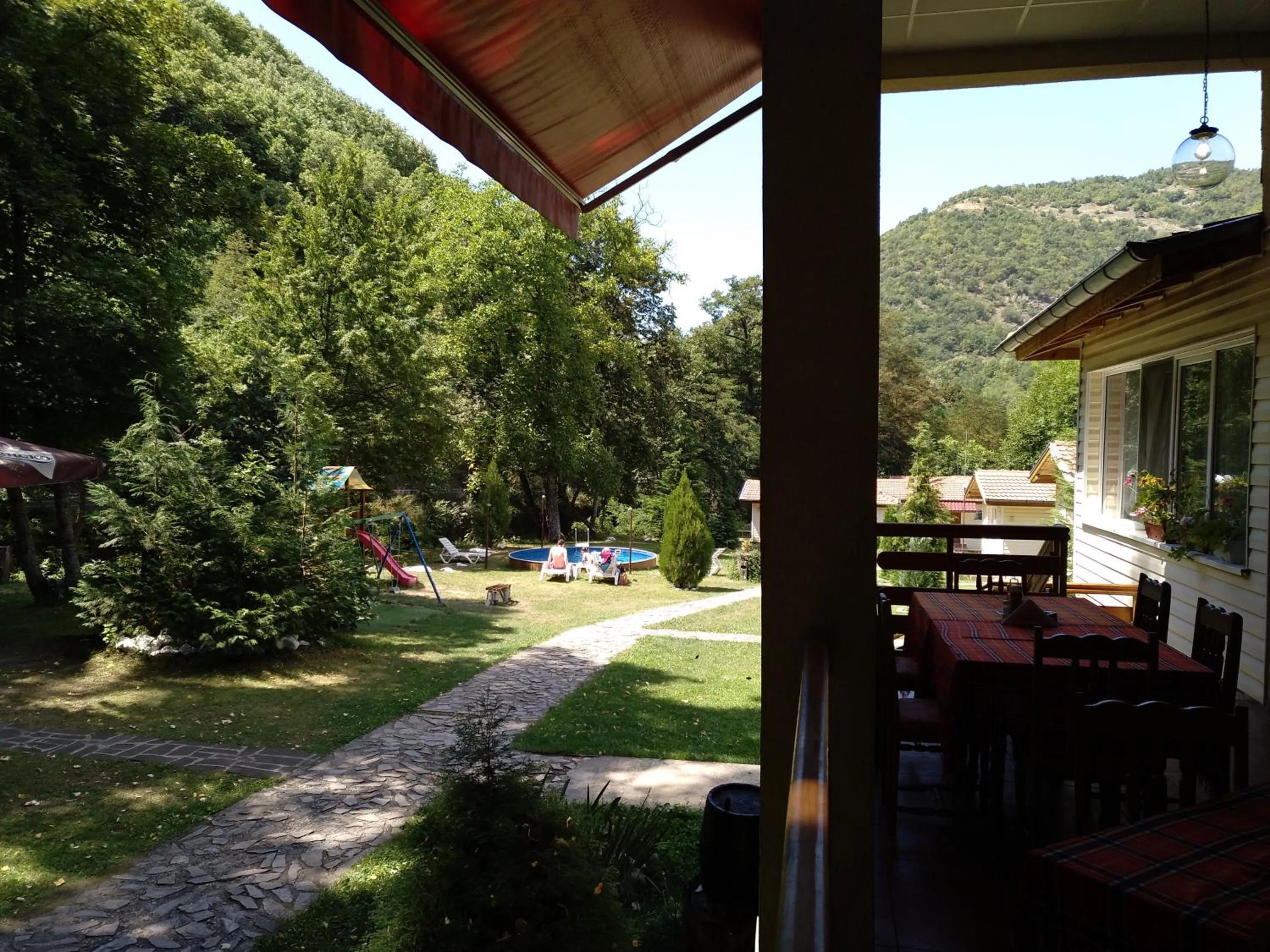 Restaurant/places to eat in Hotel Valdis