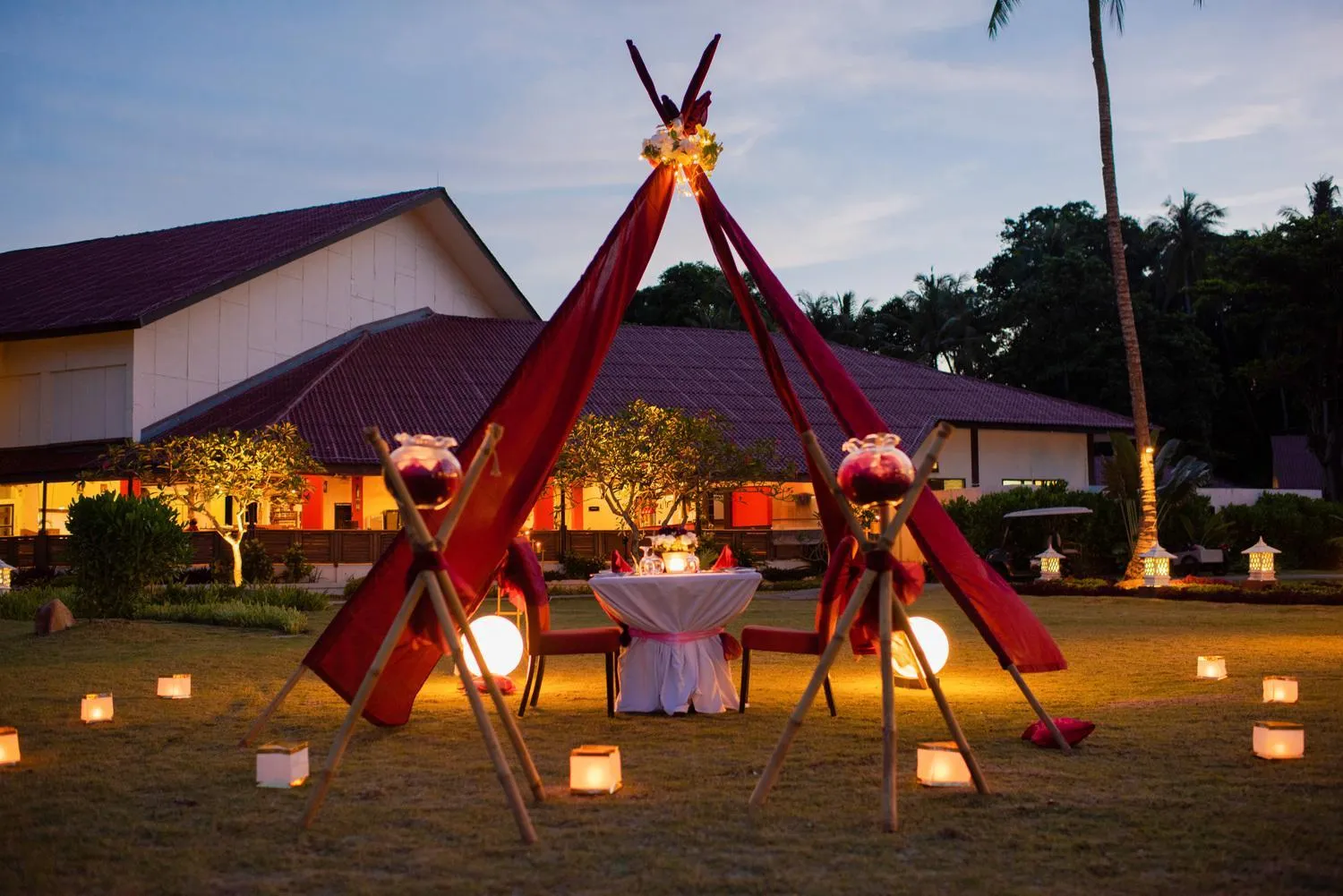 Dining area in Indra Maya Pool Villas