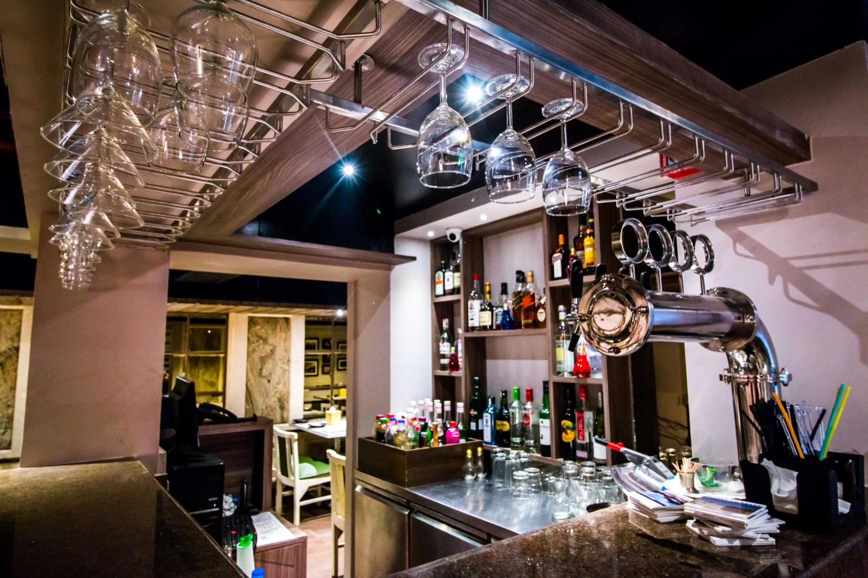 Restaurant/places to eat in Hotel Oriental Aster - Mumbai International Airport