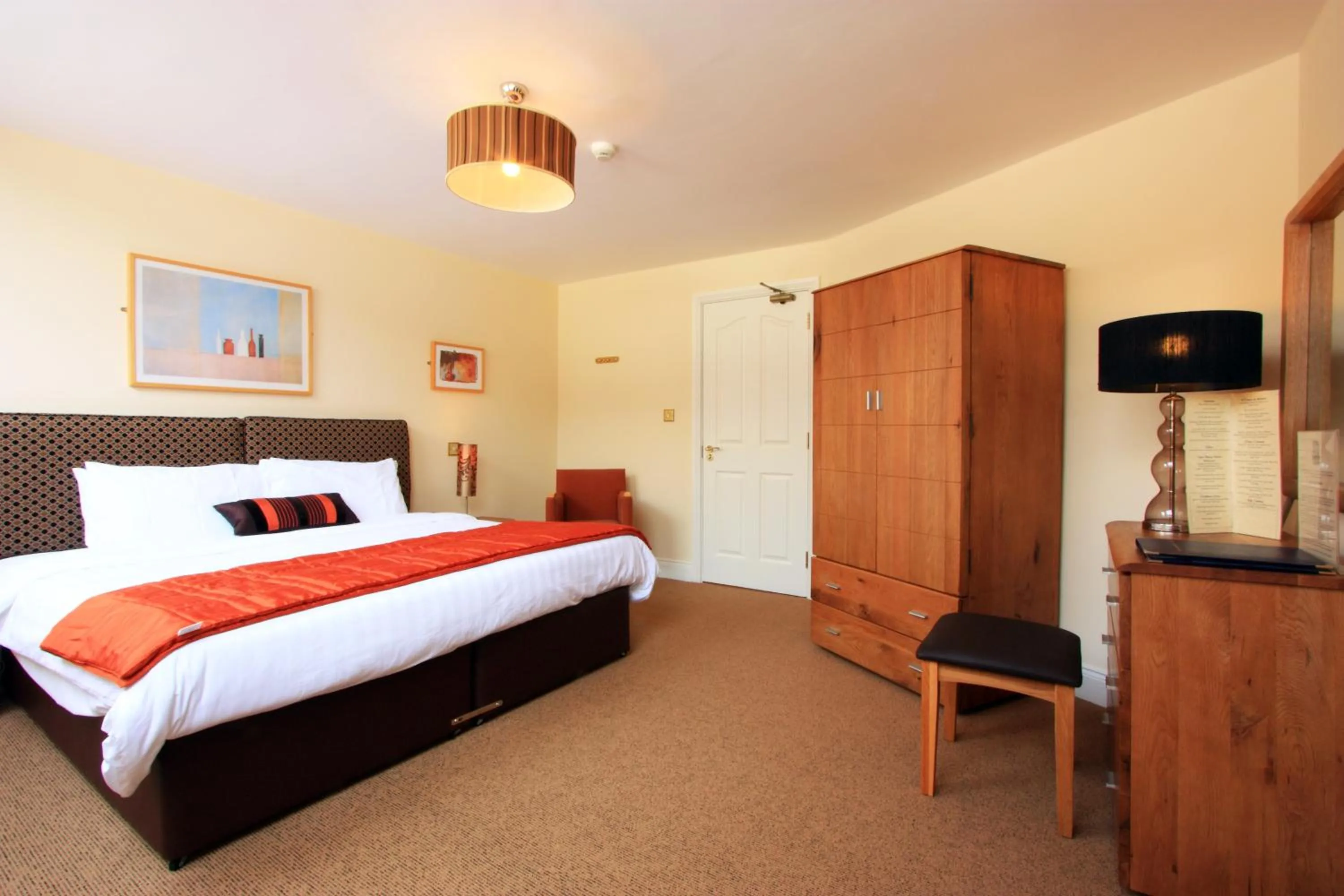 Bedroom, Bed in O'Donnabhain's