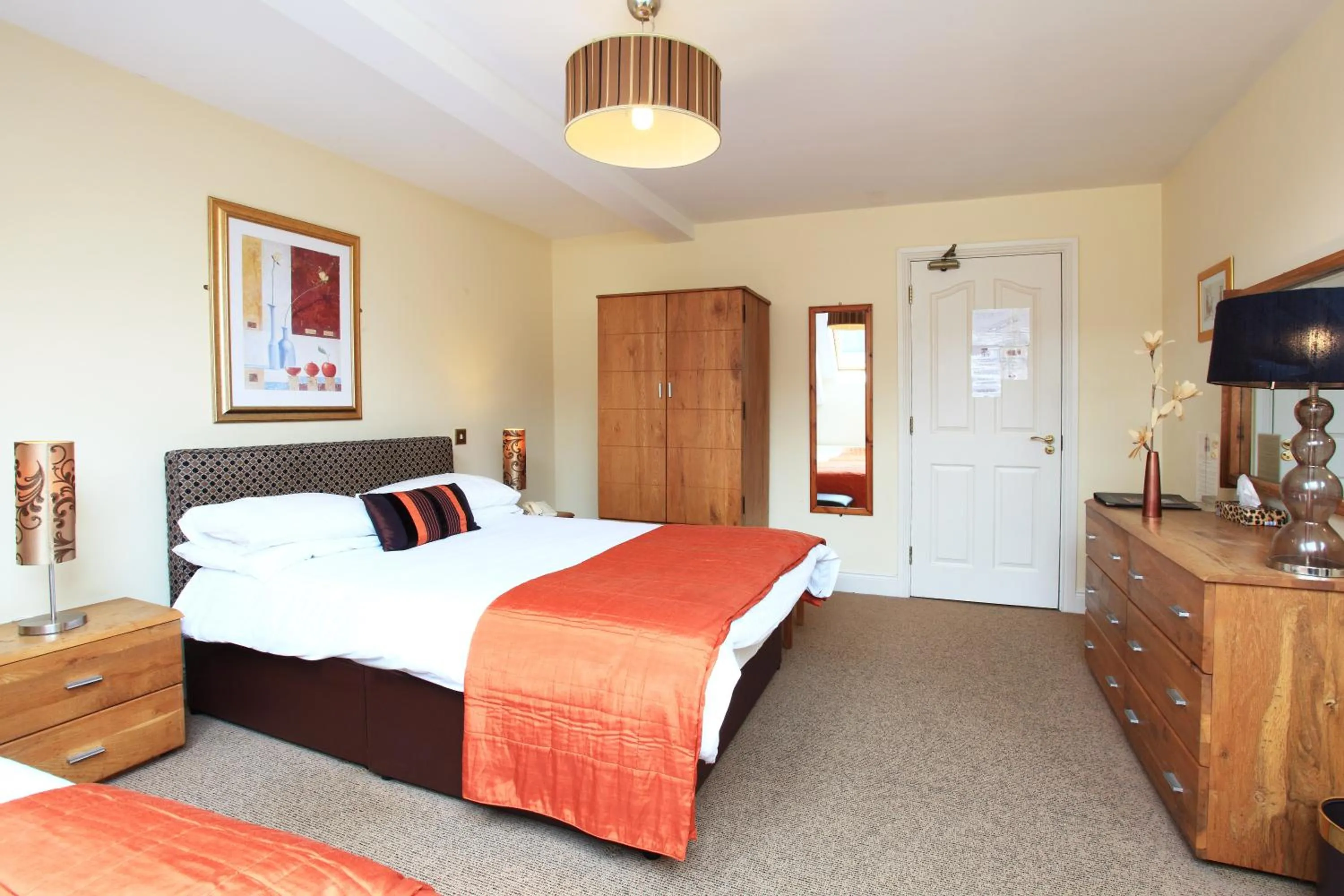 Bedroom, Bed in O'Donnabhain's