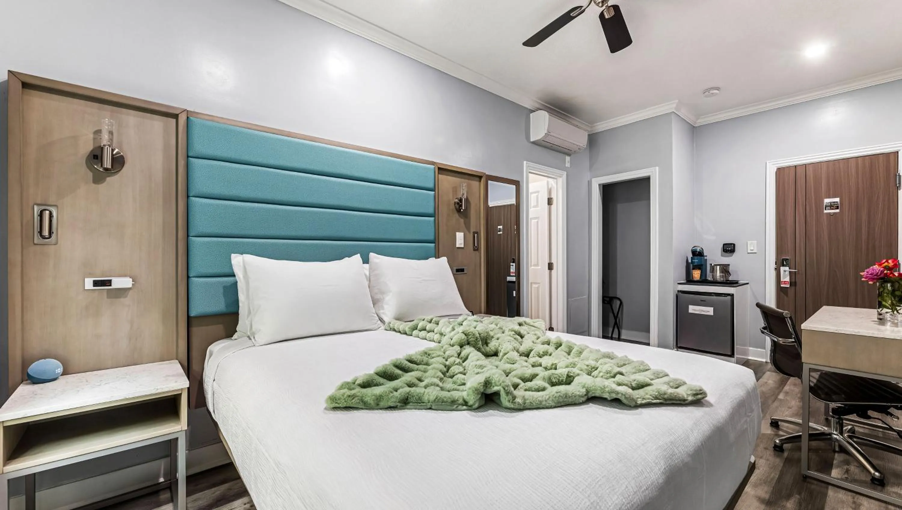 Photo of the whole room, Bed in Greenleaf Hotel Long Beach Convention Center