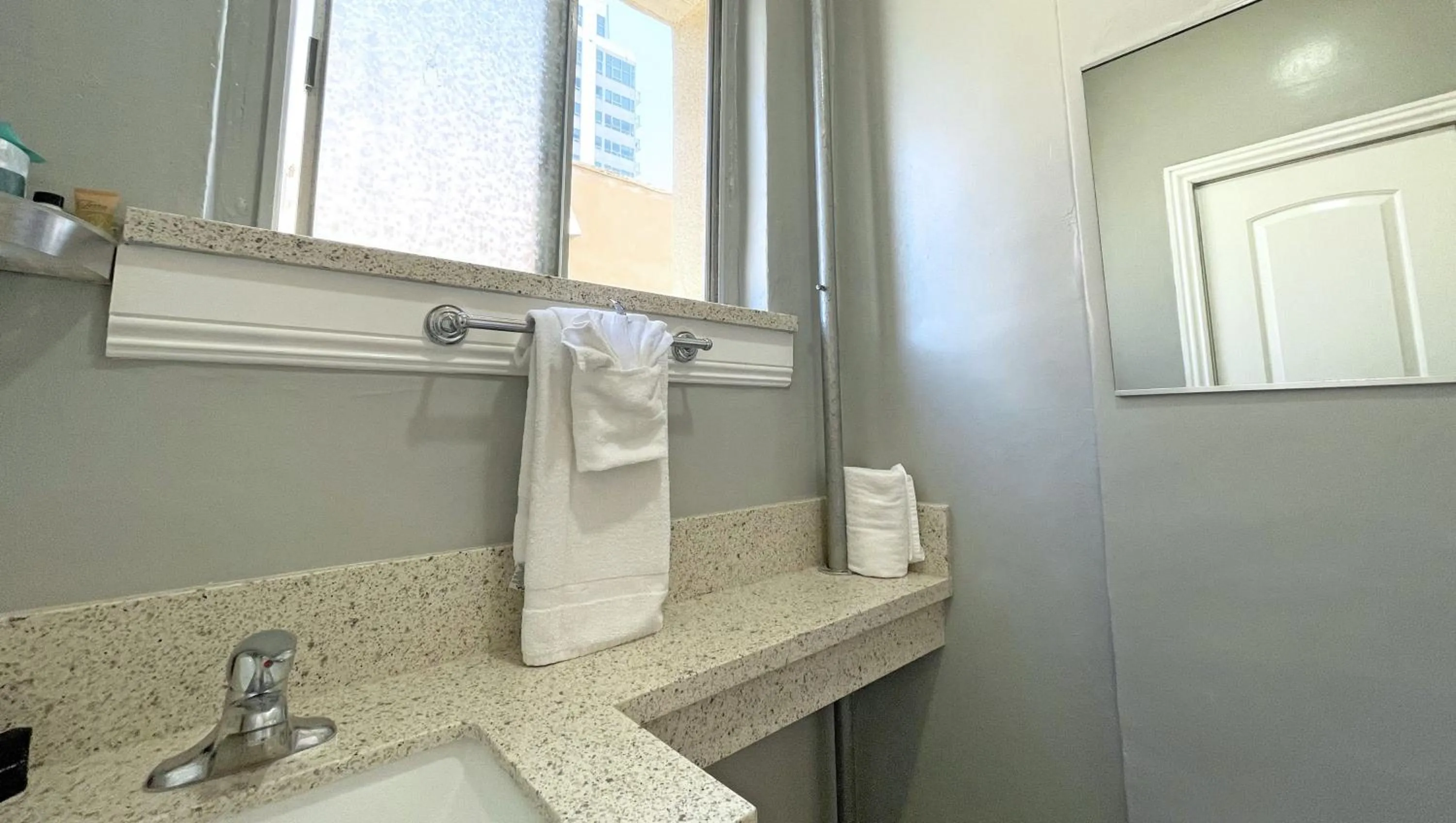 Bathroom in Greenleaf Hotel Long Beach Convention Center