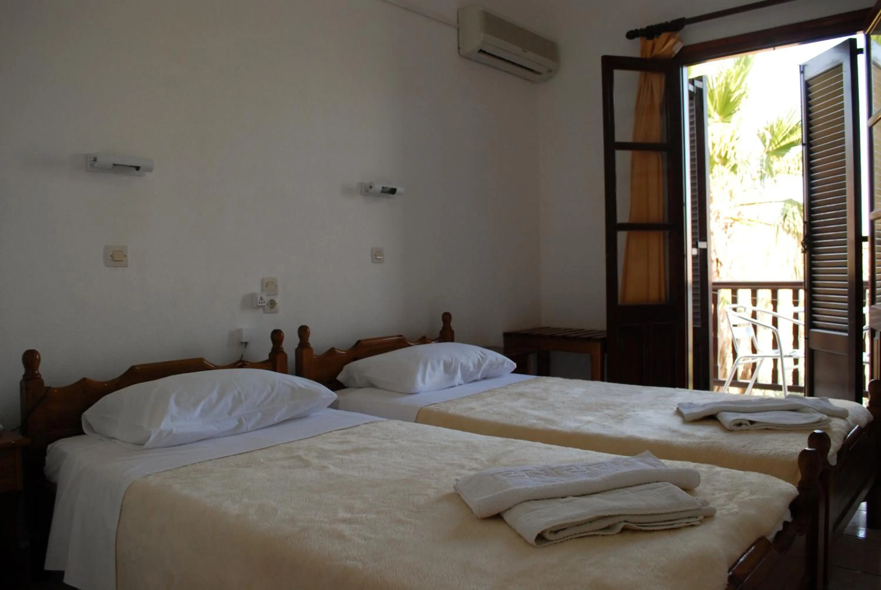 Photo of the whole room, Bed in Asteri Hotel