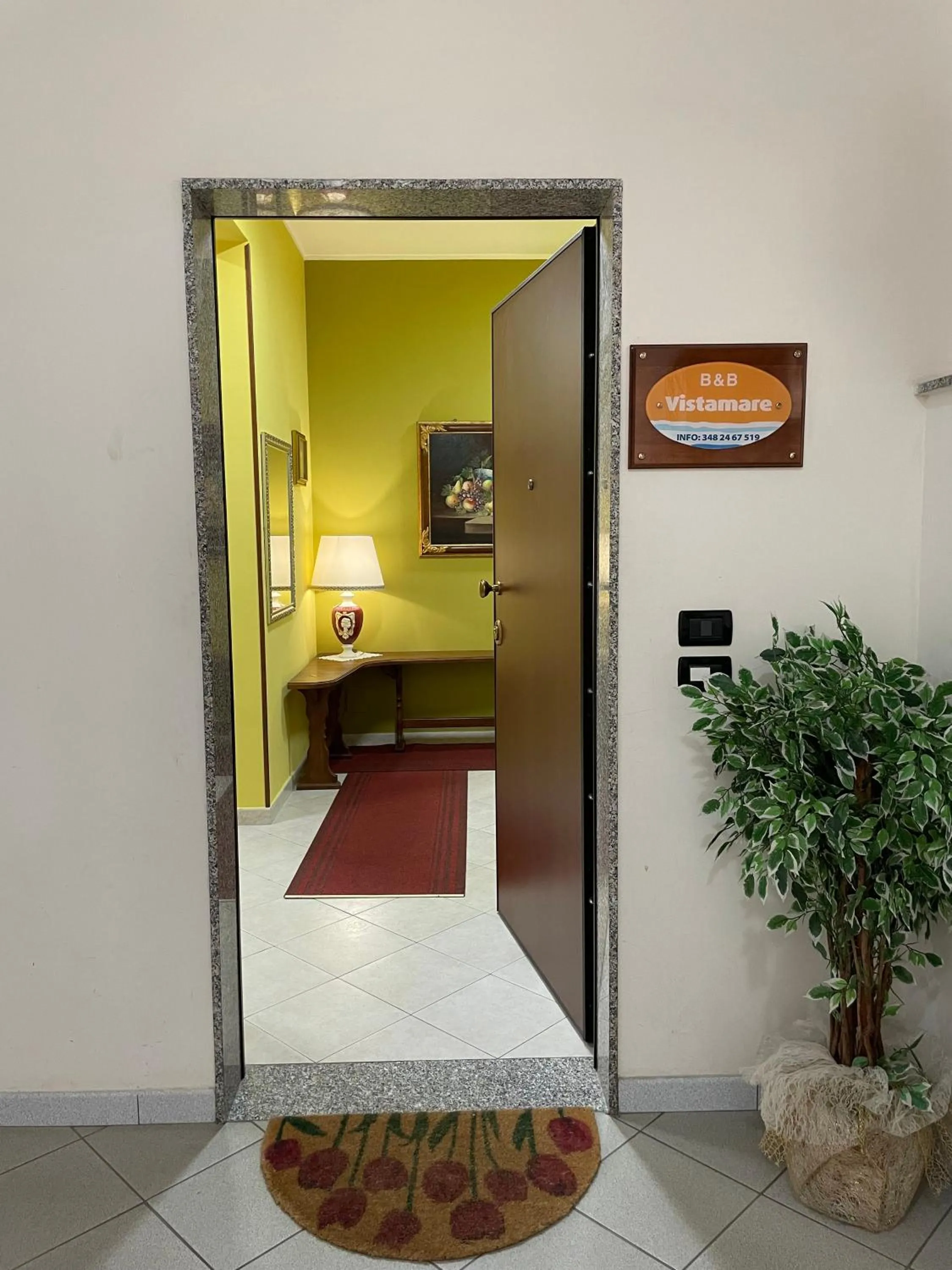 Facade/entrance in B&B Vistamare