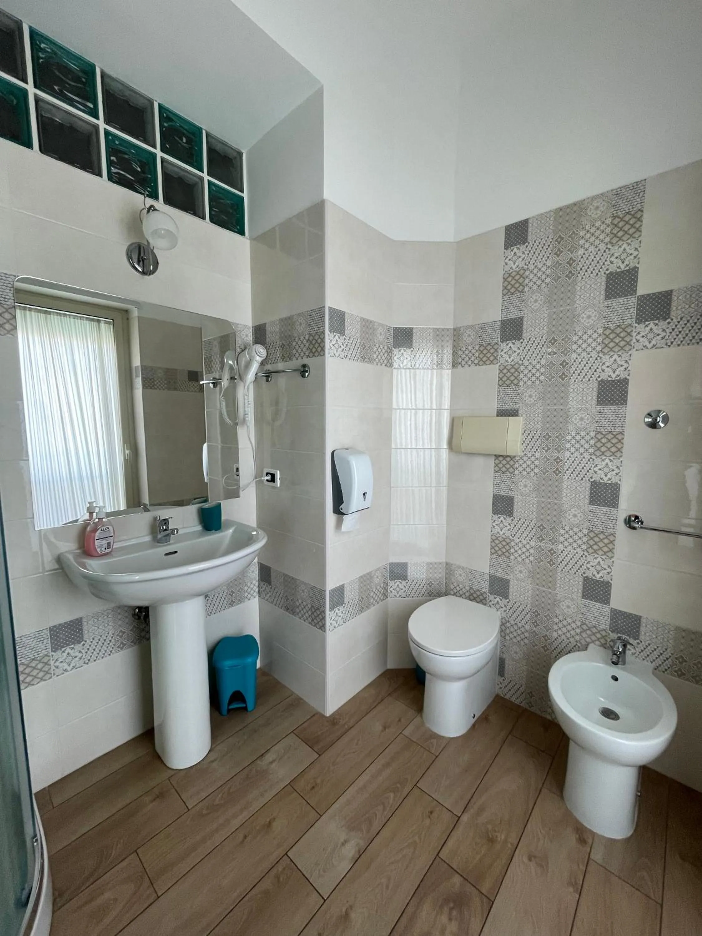 Shower in B&B Vistamare