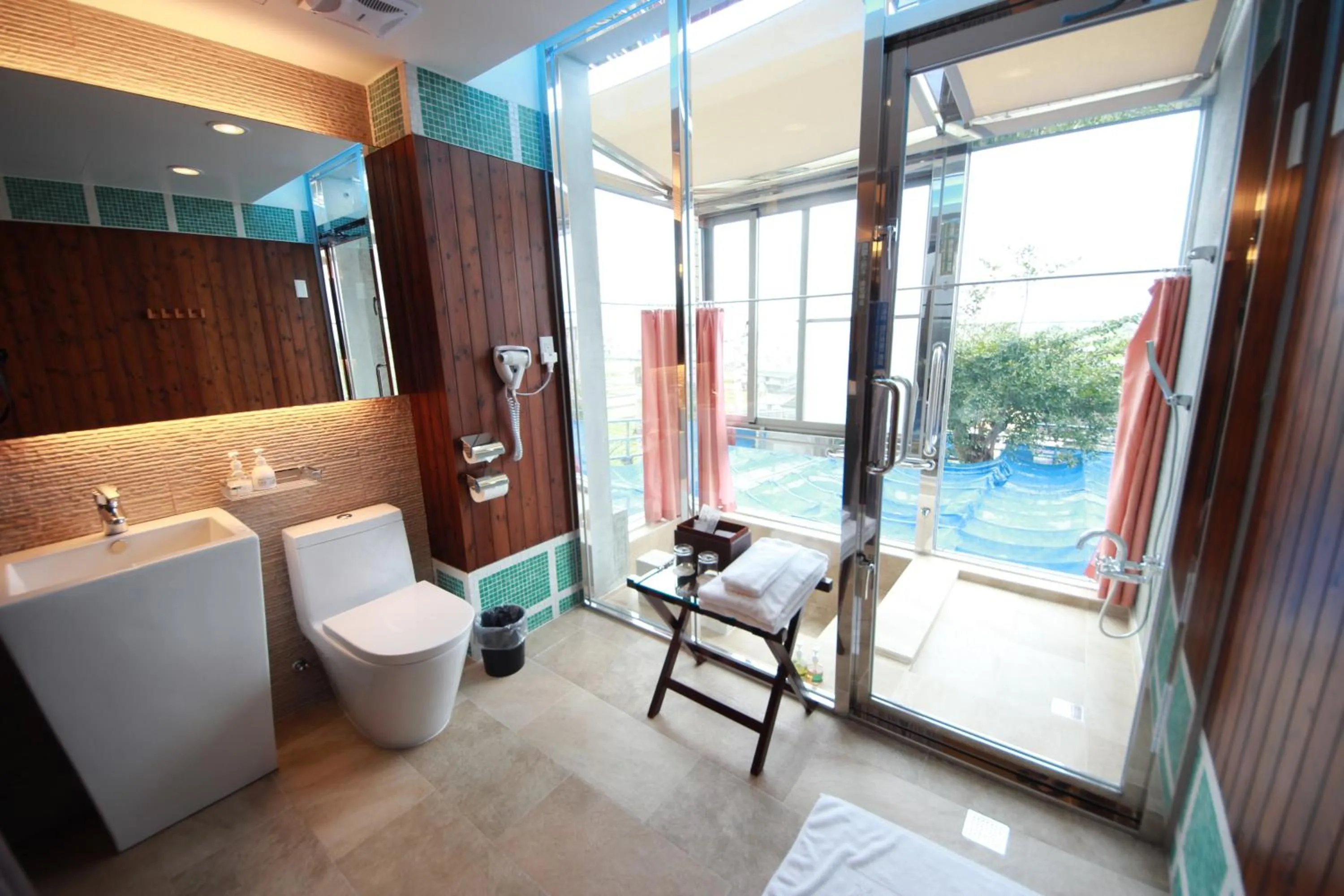 Shower, Bed in Hotel Les Champs