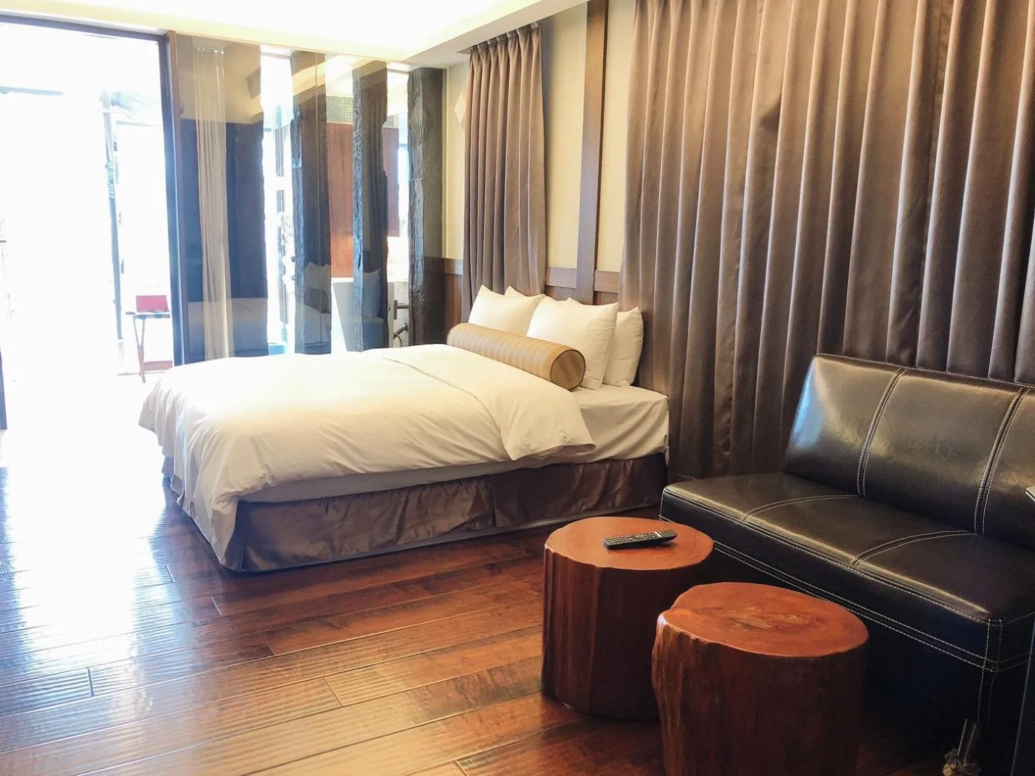 Bed in Hotel Les Champs