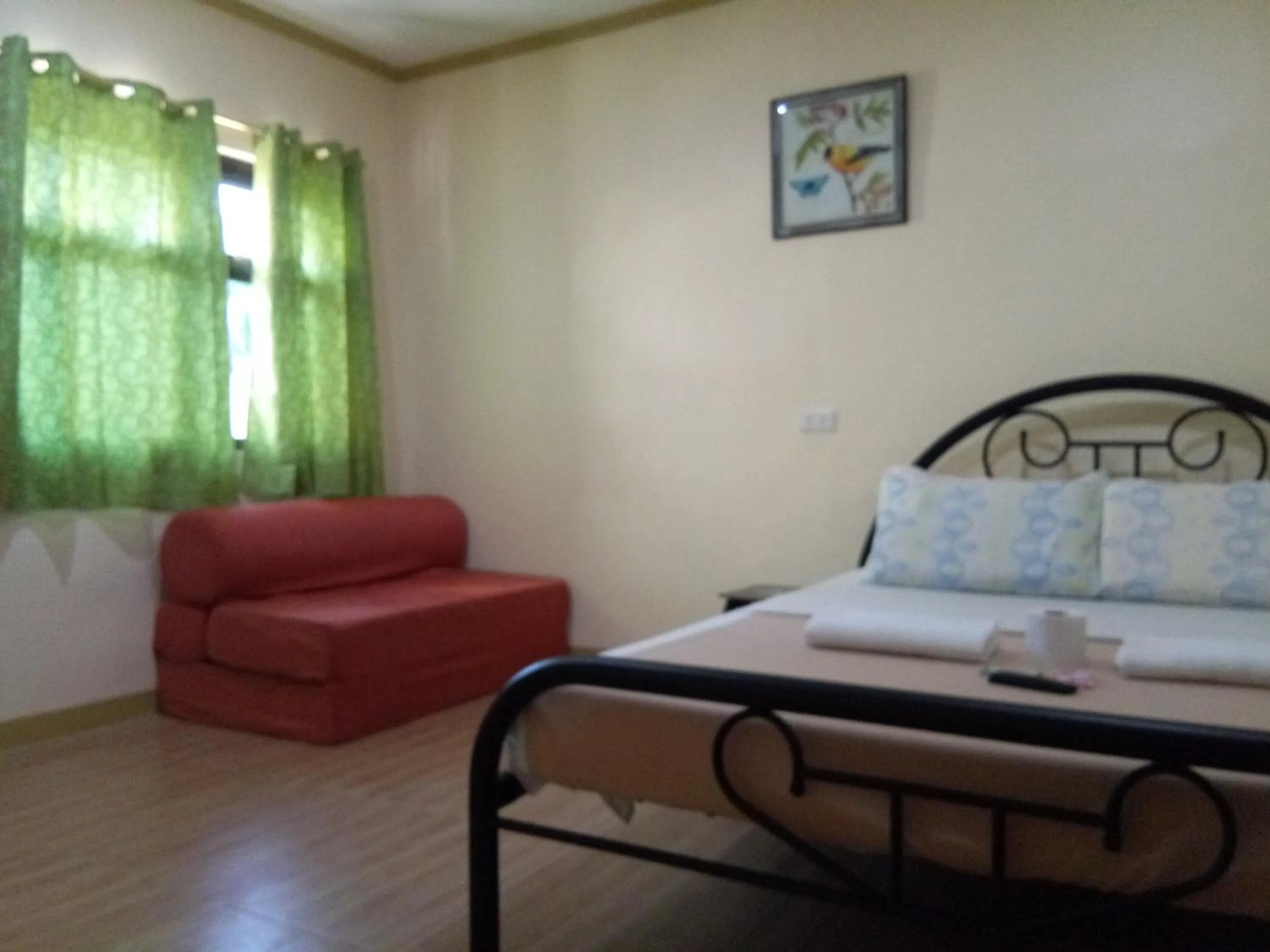 Photo of the whole room in Alona KatChaJo Inn