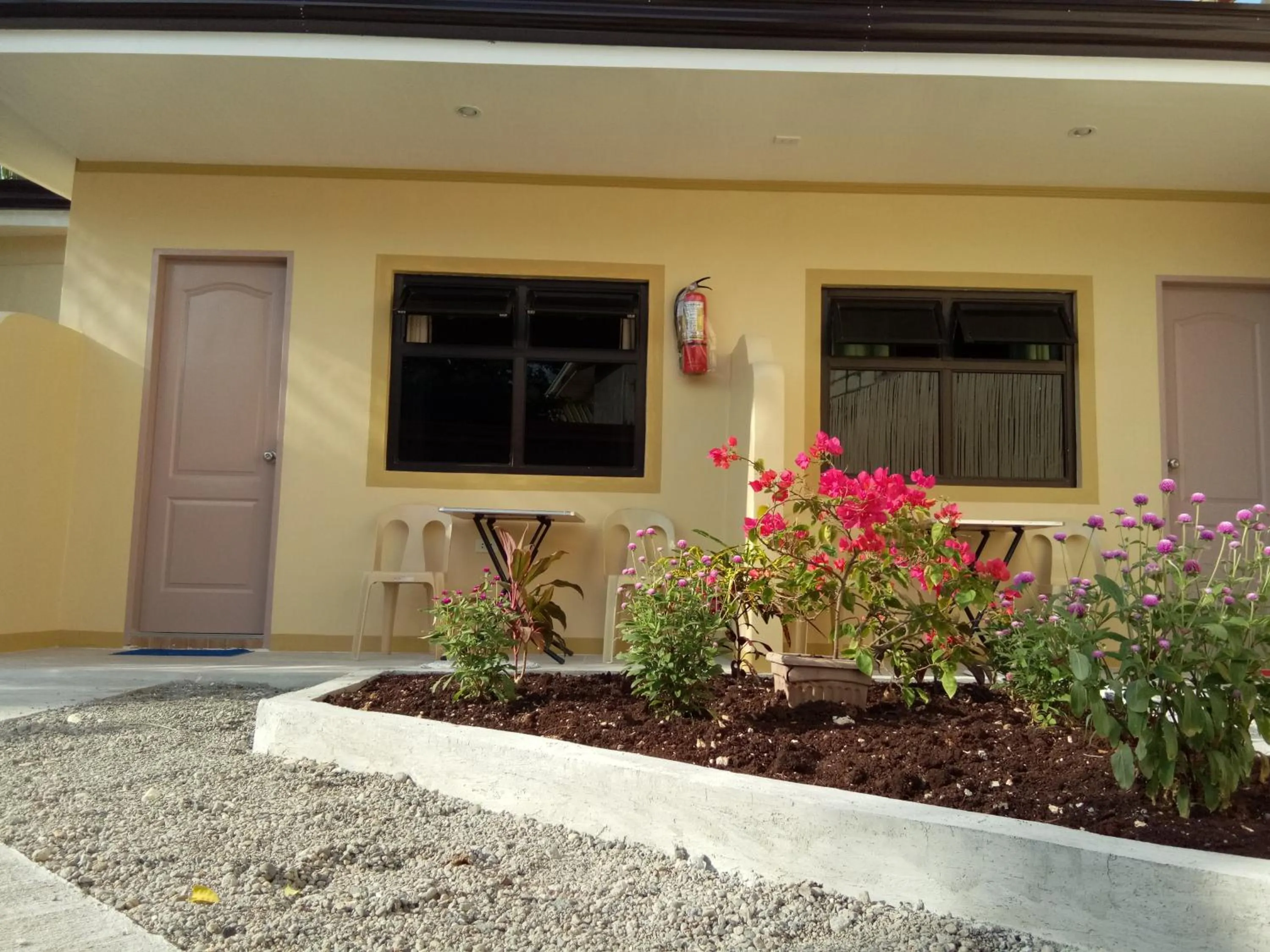 Facade/entrance in Alona KatChaJo Inn