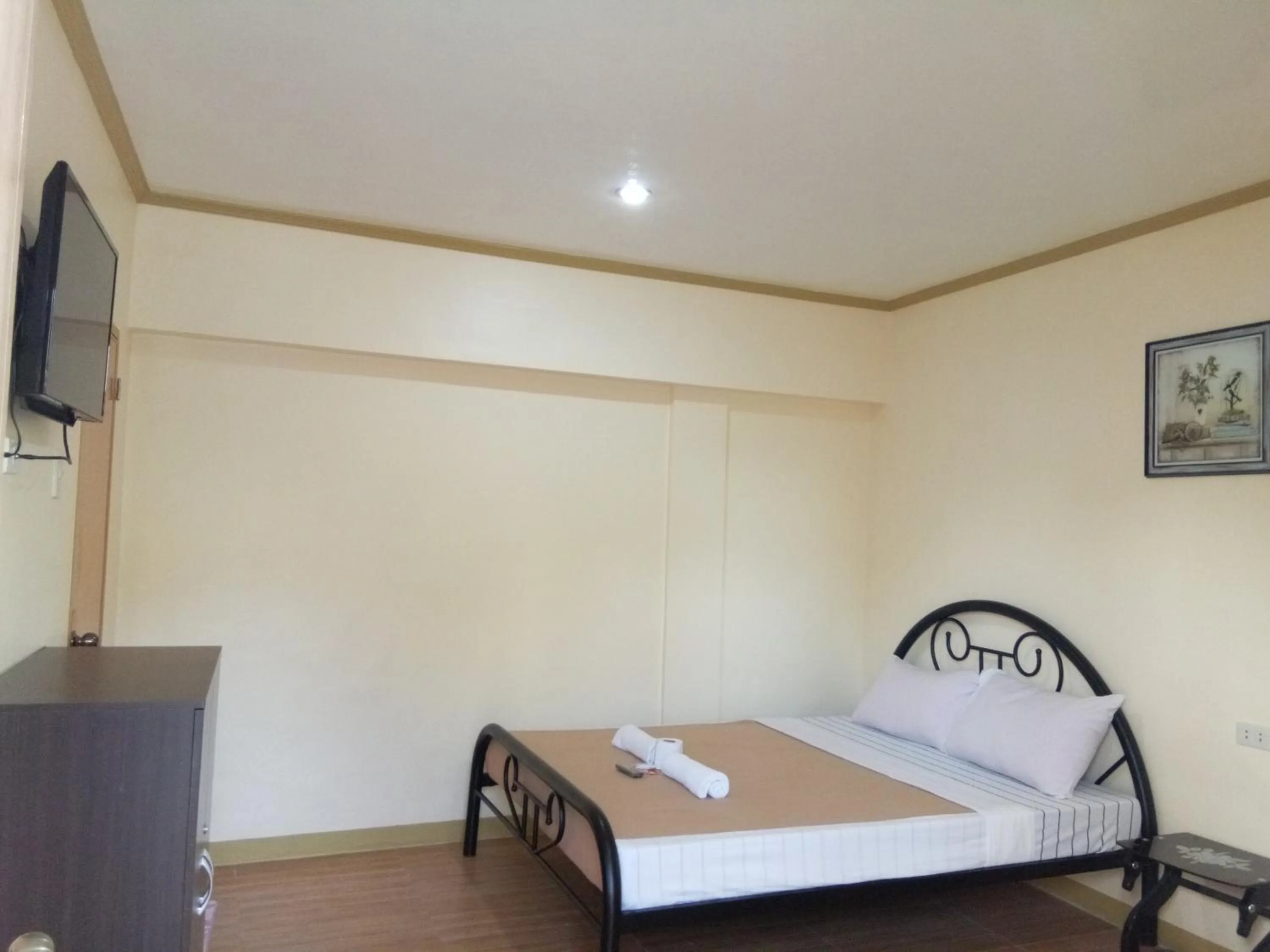 Photo of the whole room, Bed in Alona KatChaJo Inn