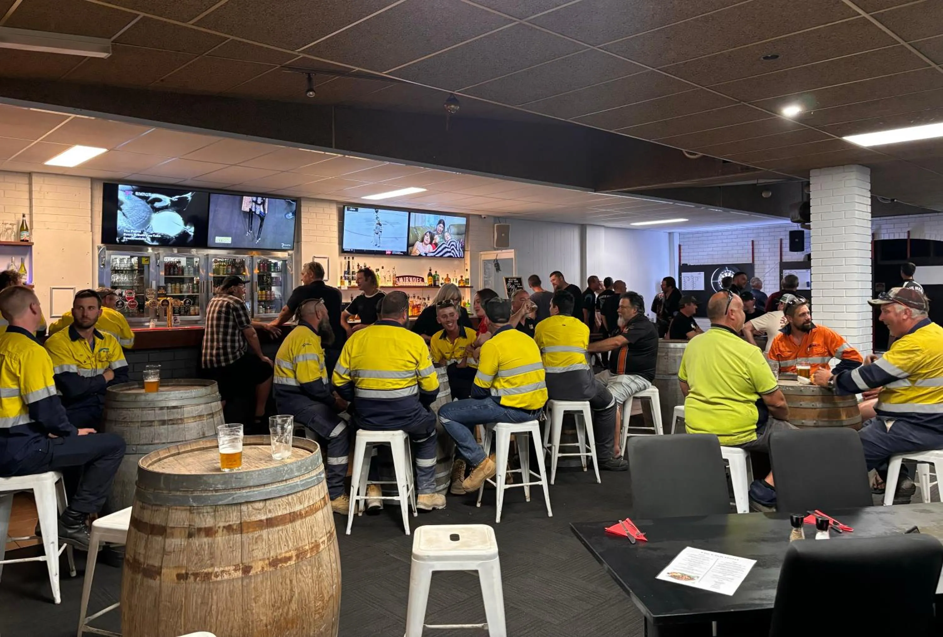 Restaurant/places to eat in The Club Hotel Collie