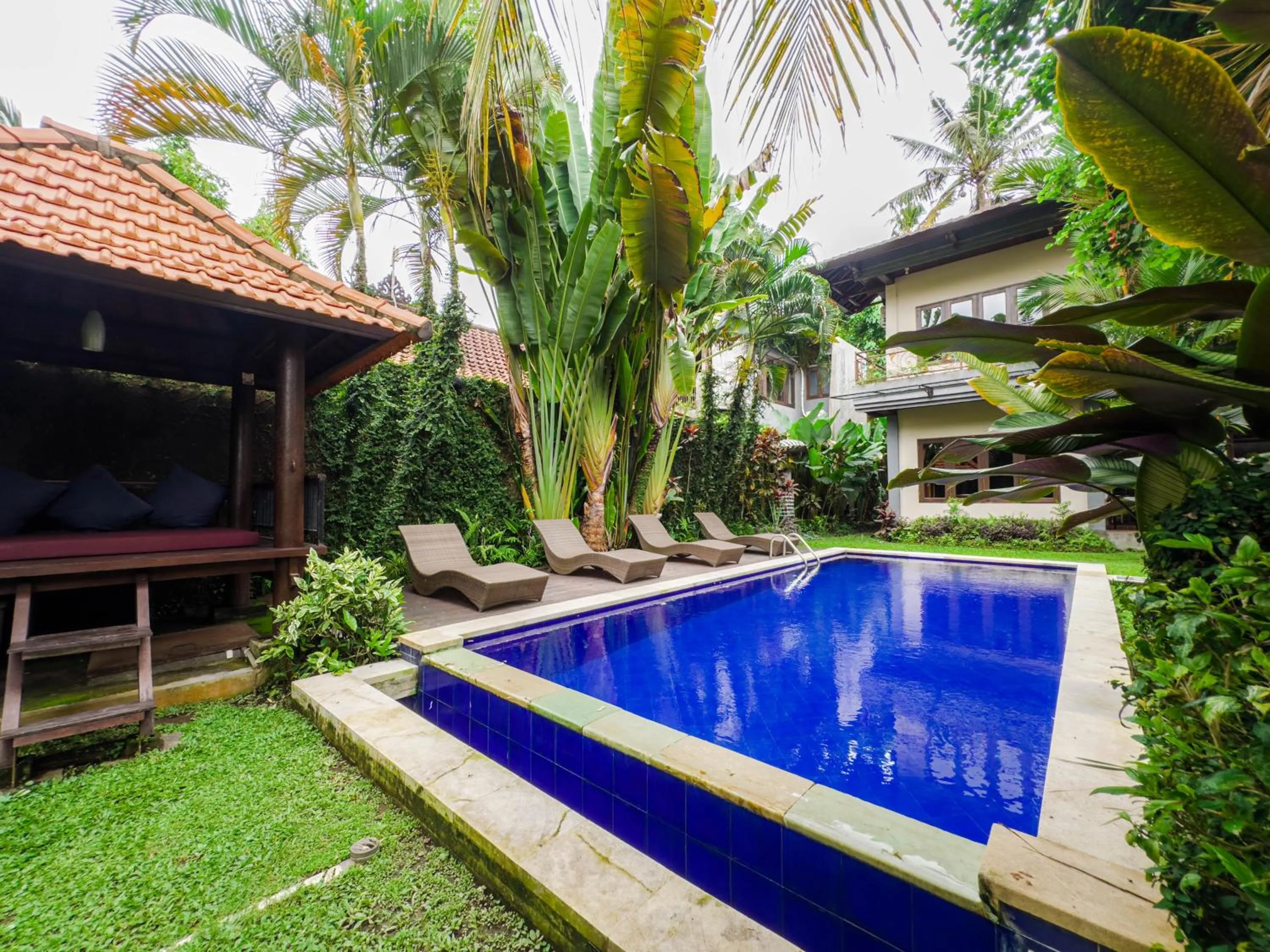 Swimming pool in Pukakoo Villas and Suite by Supala