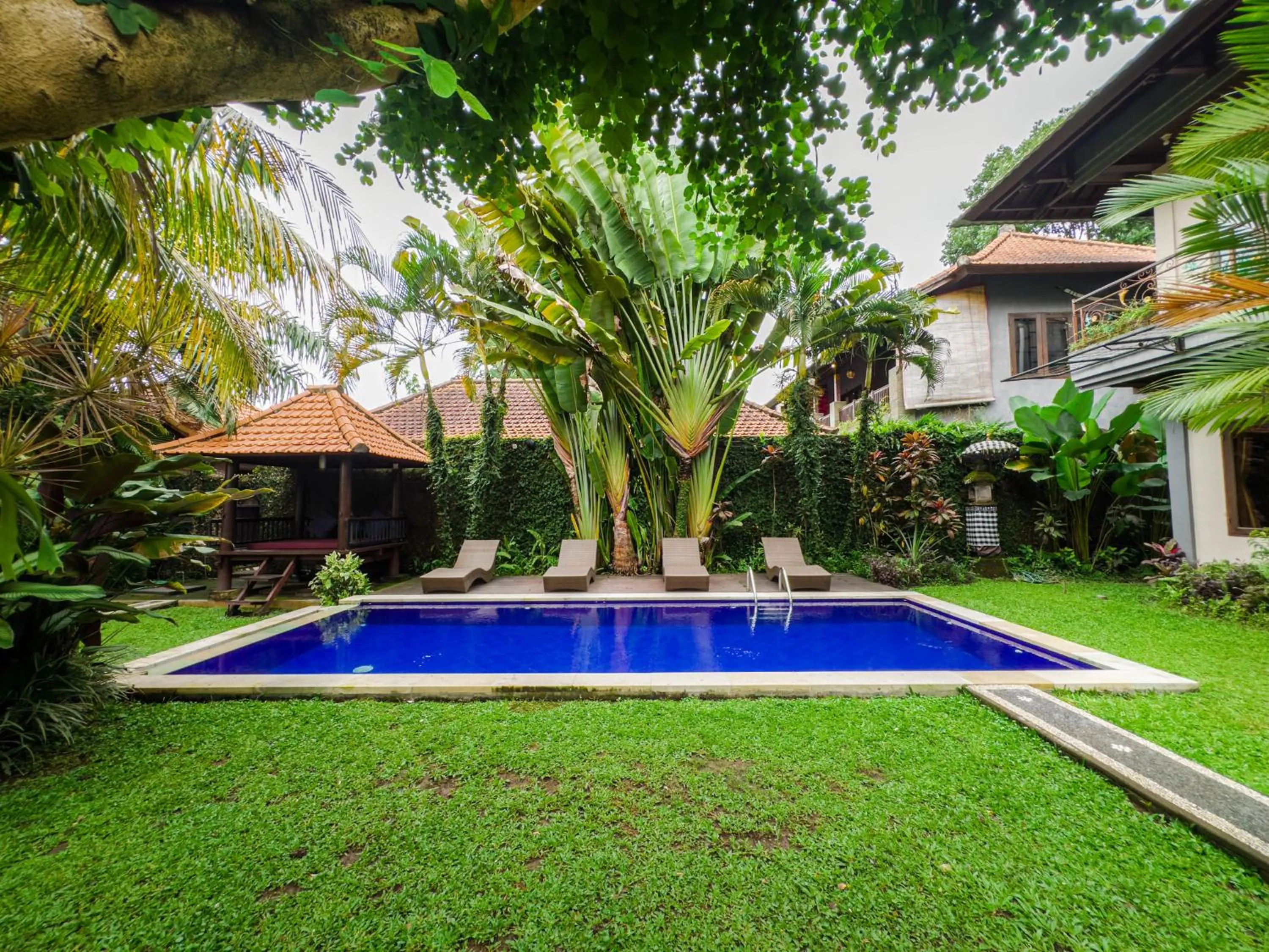Swimming pool in Pukakoo Villas and Suite by Supala