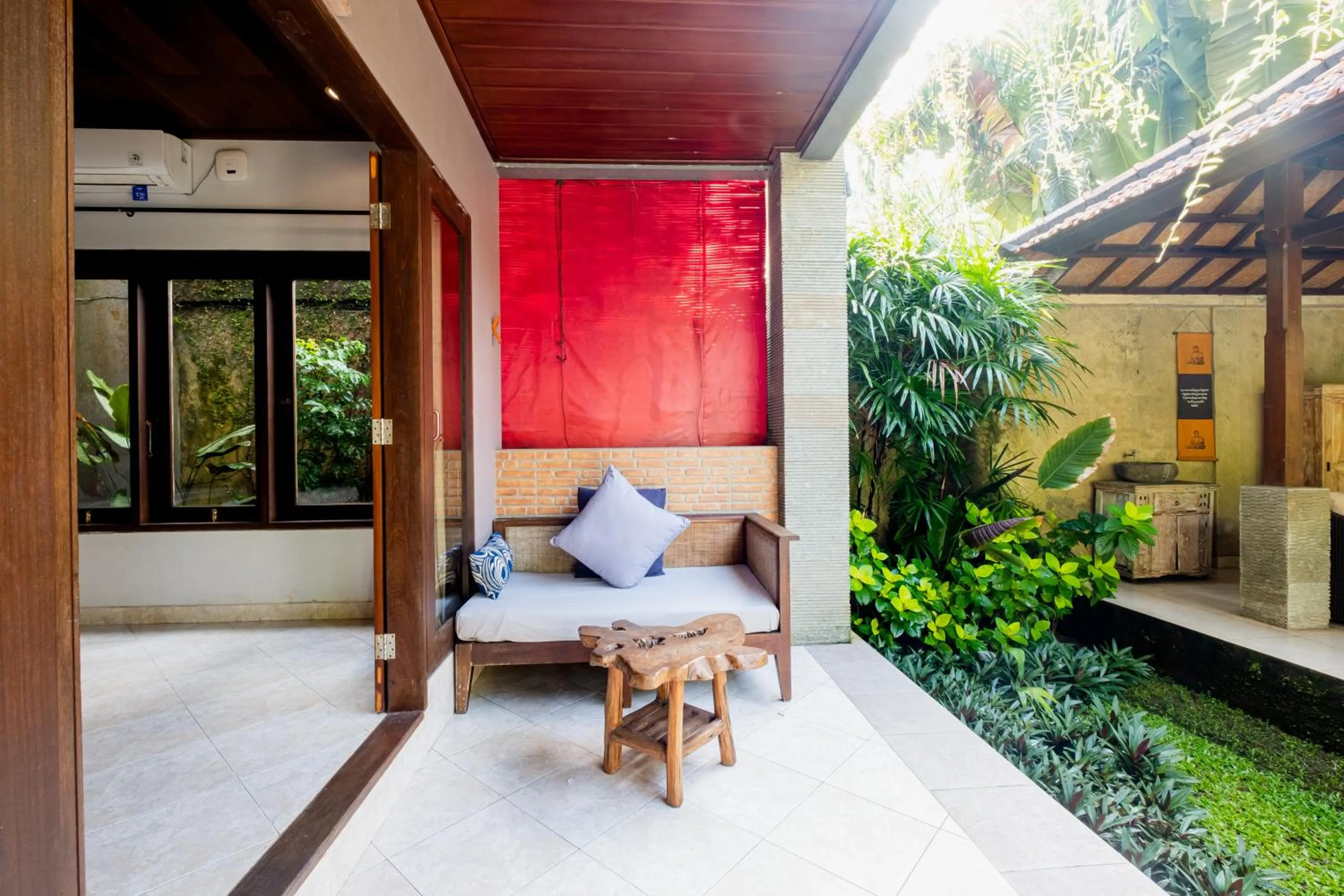 Seating area in Pukakoo Villas and Suite by Supala