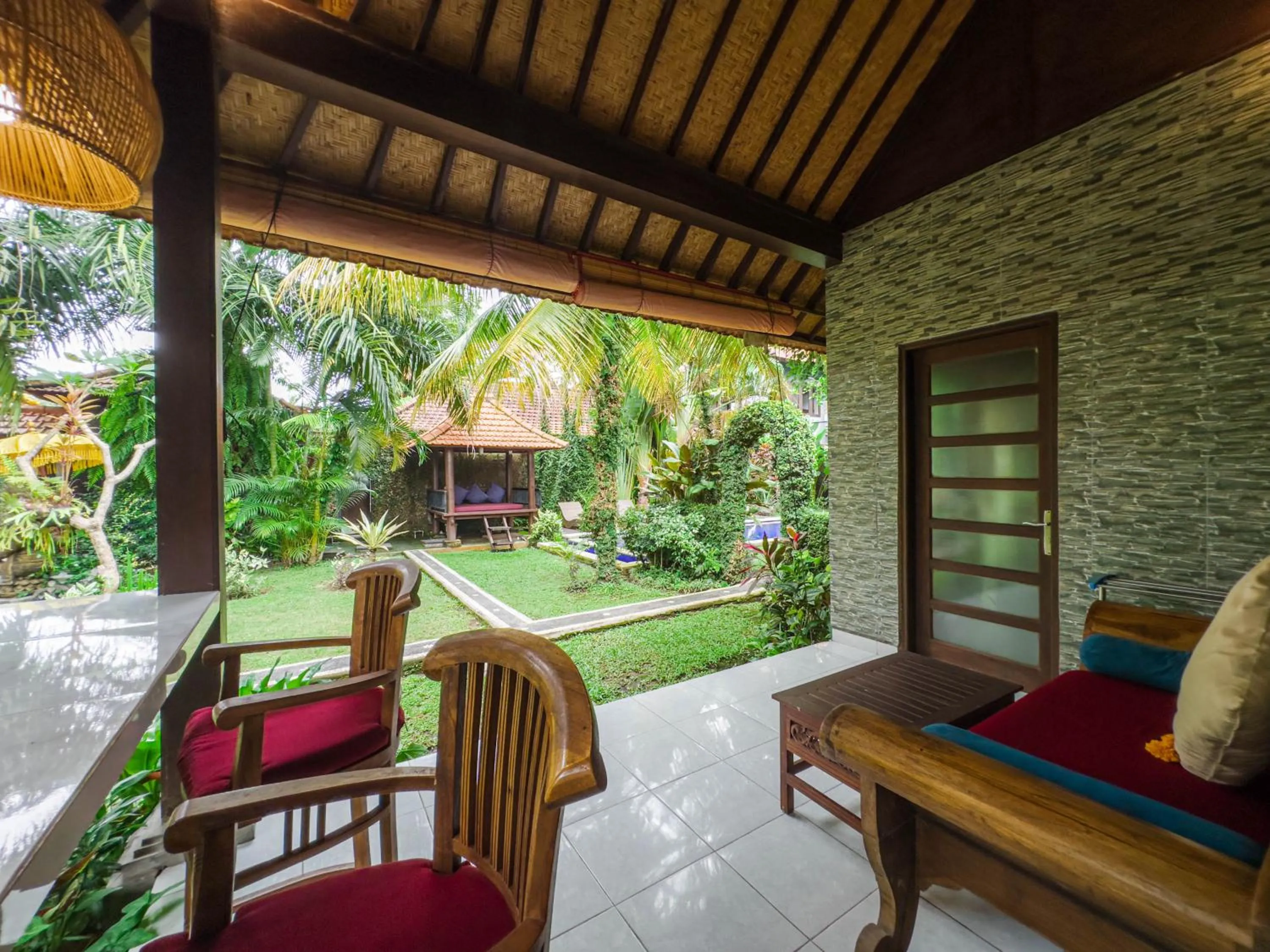 Seating area in Pukakoo Villas and Suite by Supala