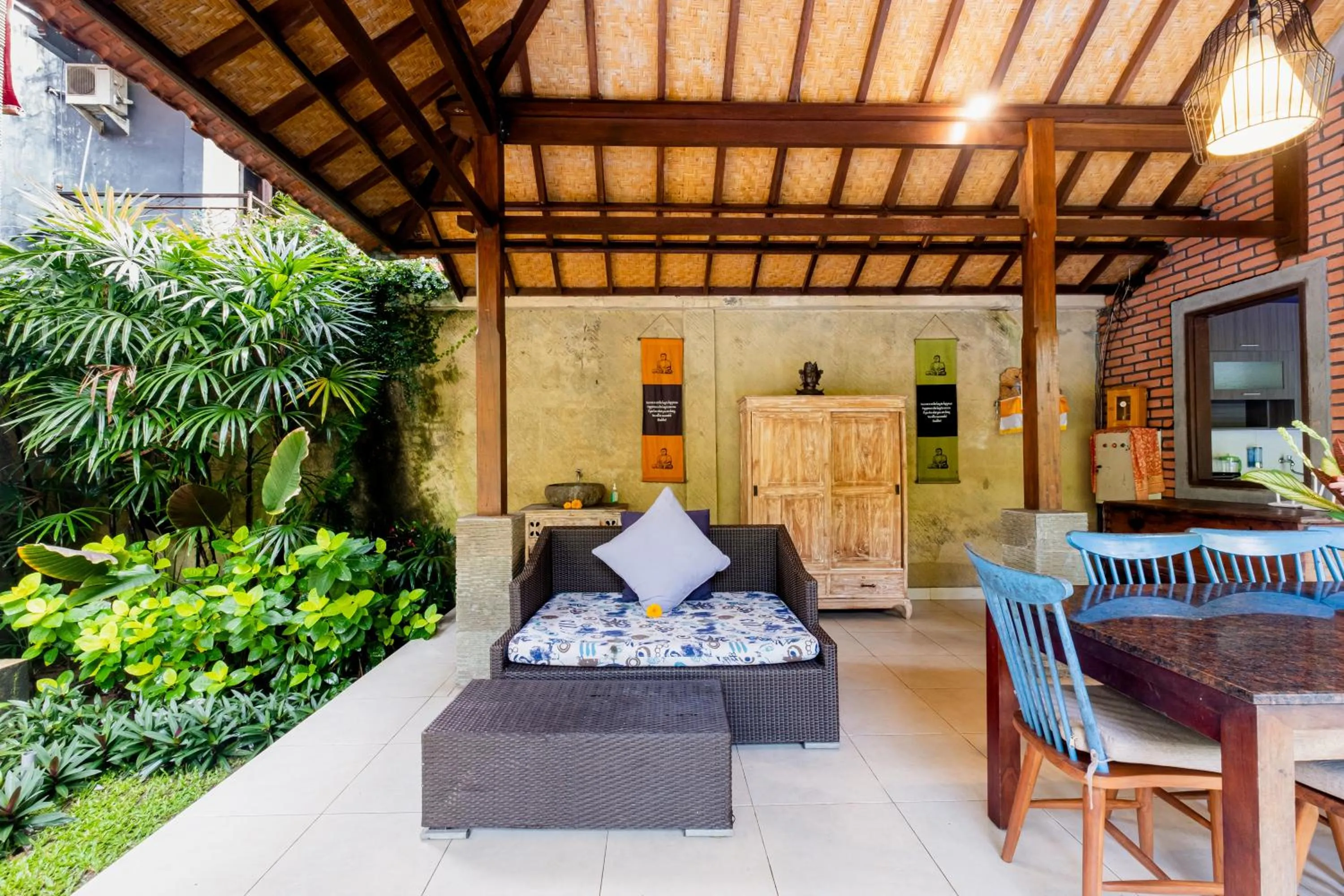 Seating area in Pukakoo Villas and Suite by Supala