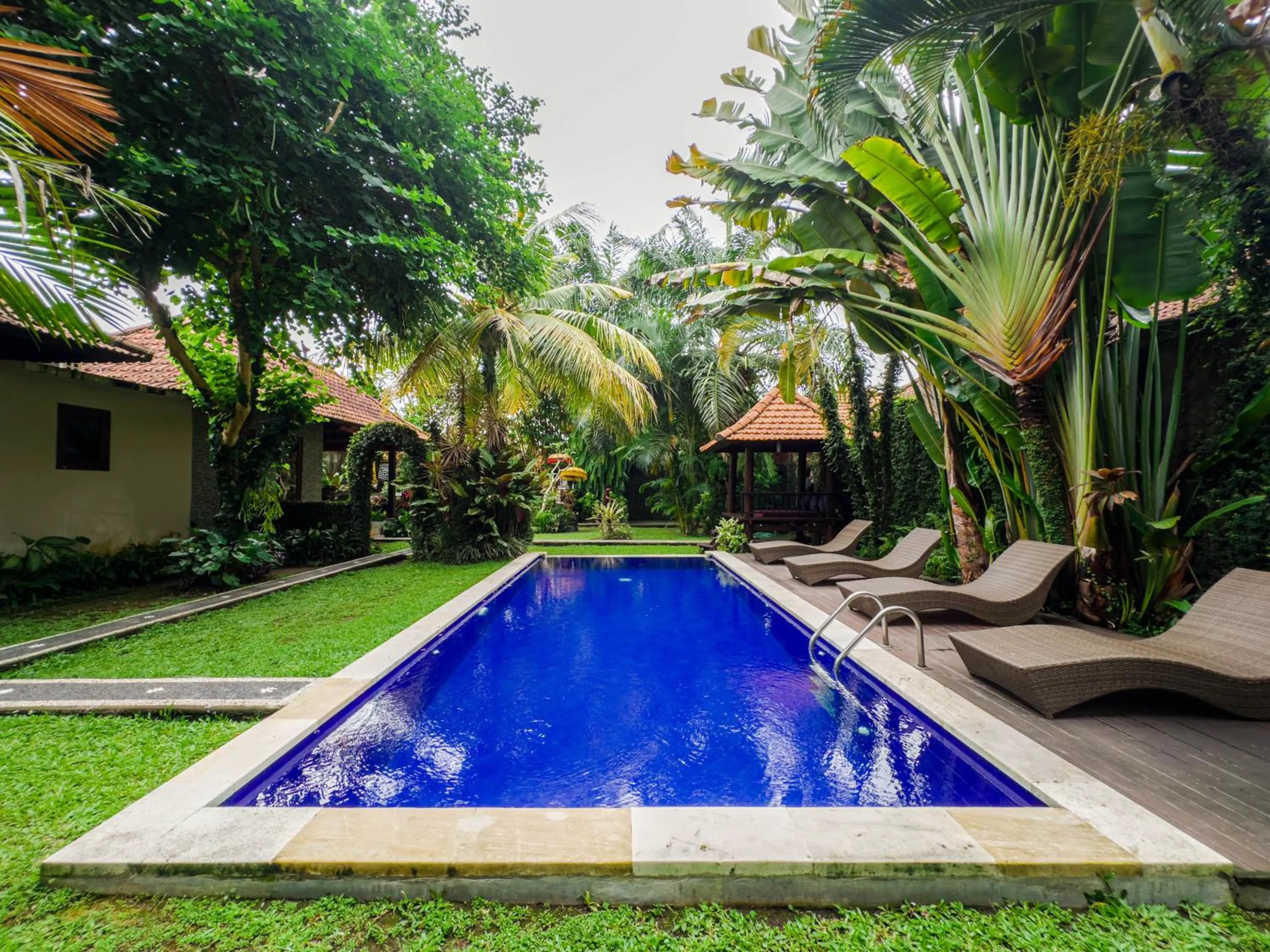 Swimming pool in Pukakoo Villas and Suite by Supala