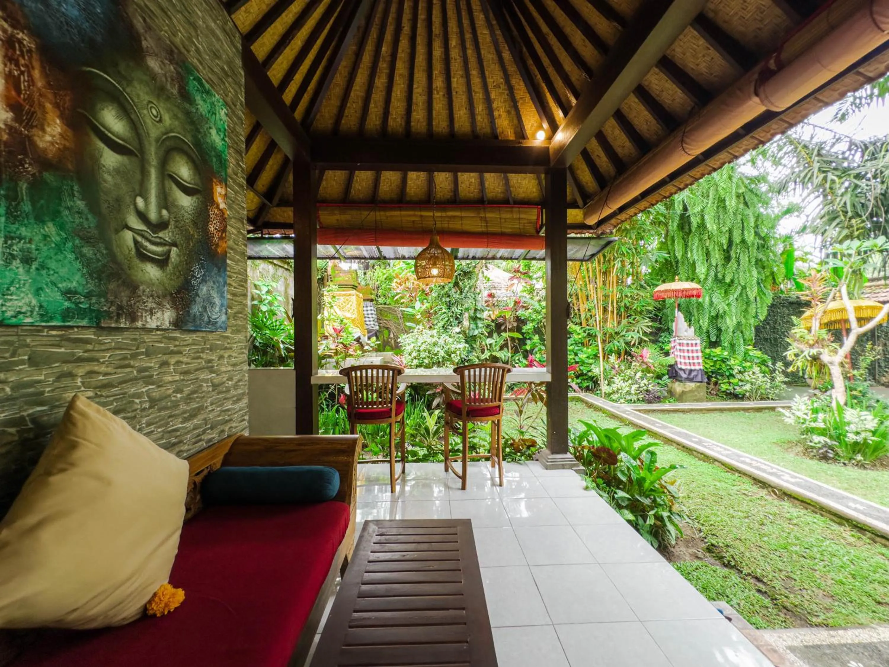 Seating area in Pukakoo Villas and Suite by Supala