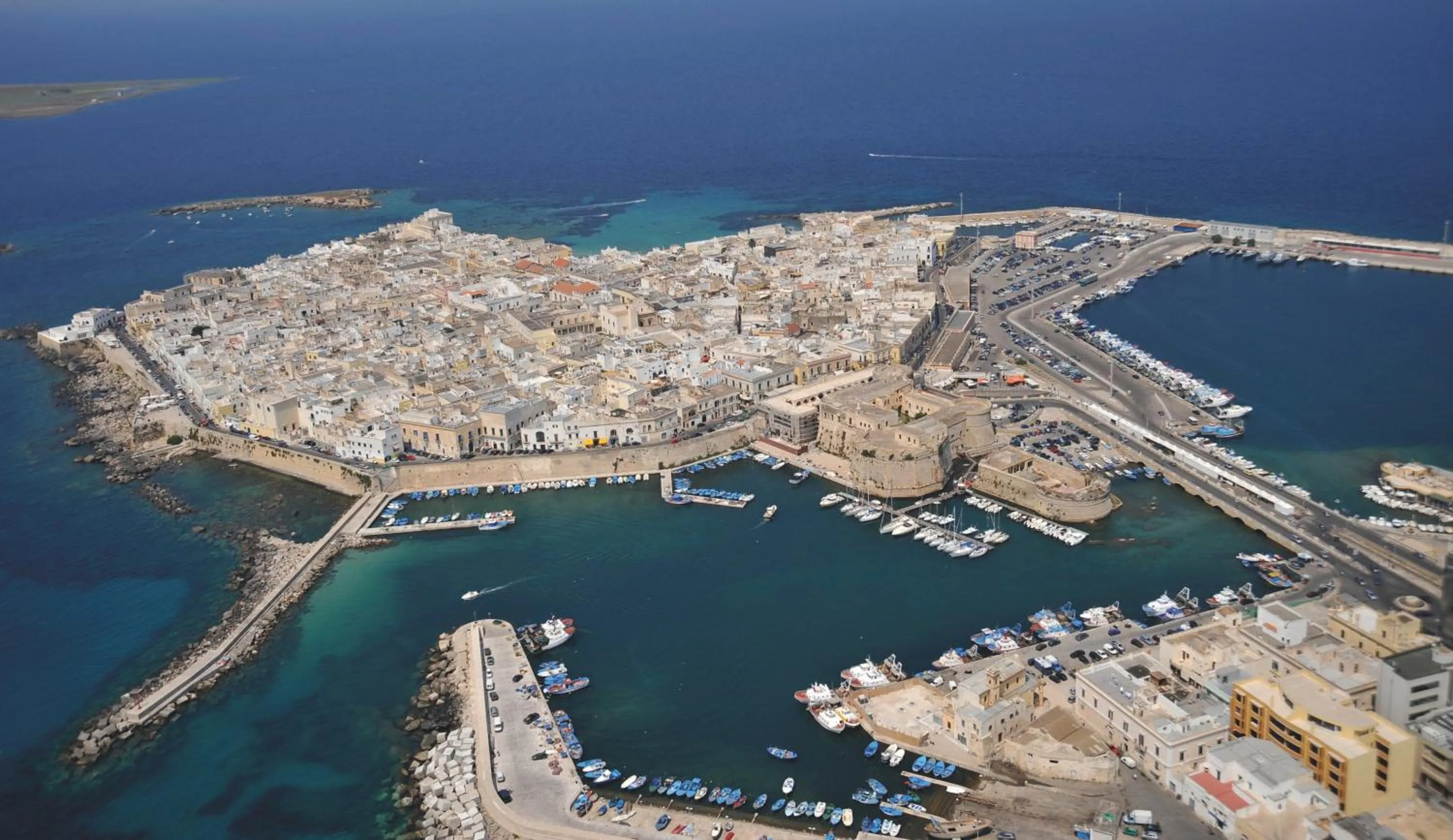 Area and facilities in Le Dune Suite Hotel