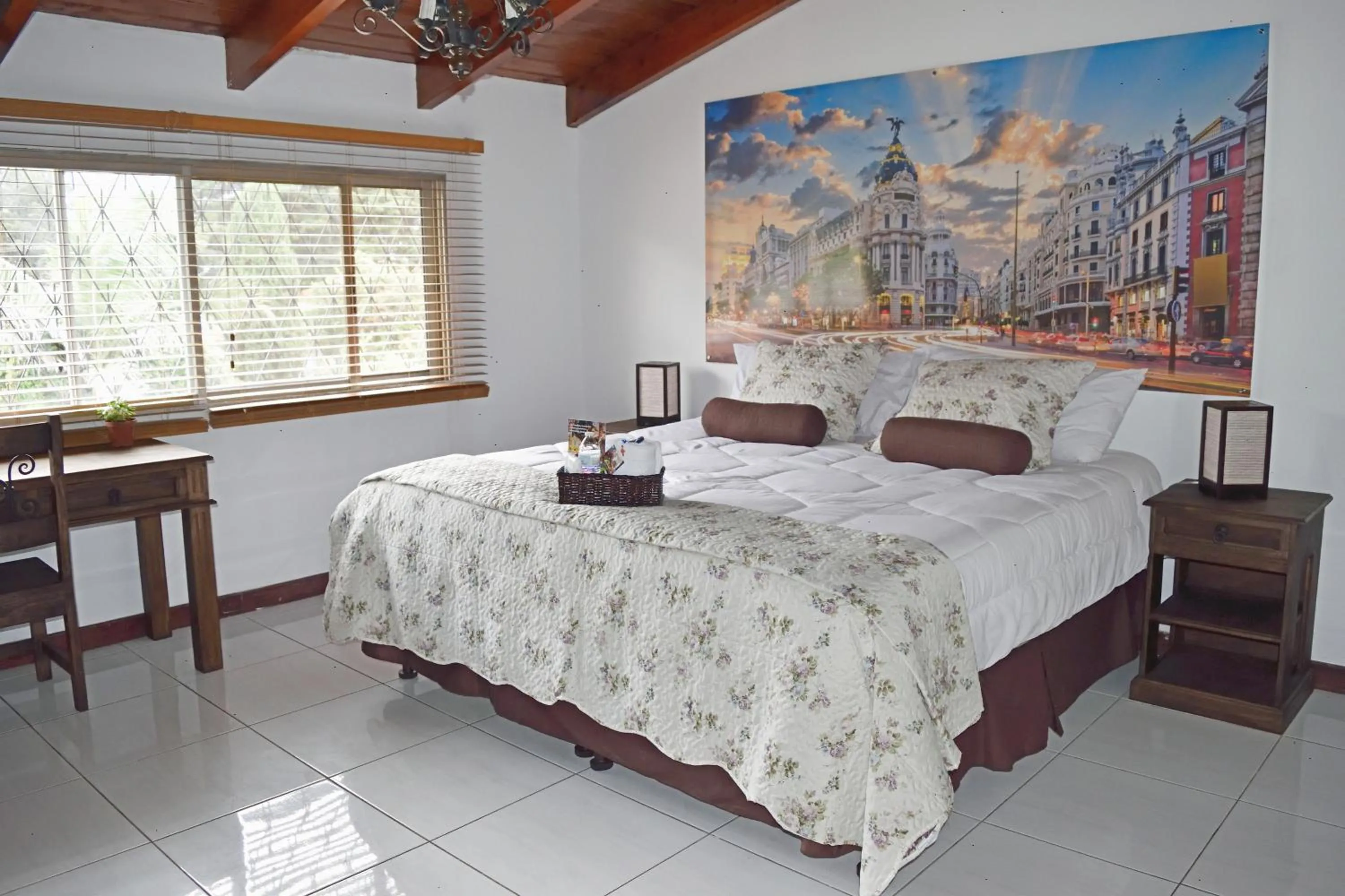 Bedroom in OH ESPAÑA!