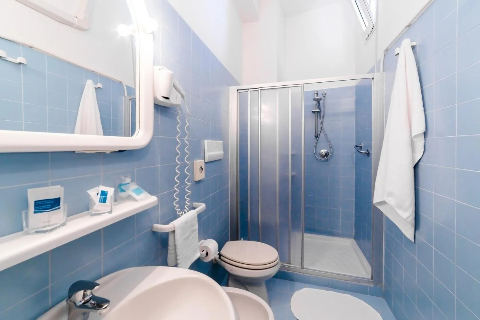 Bathroom in Hotel Promenade