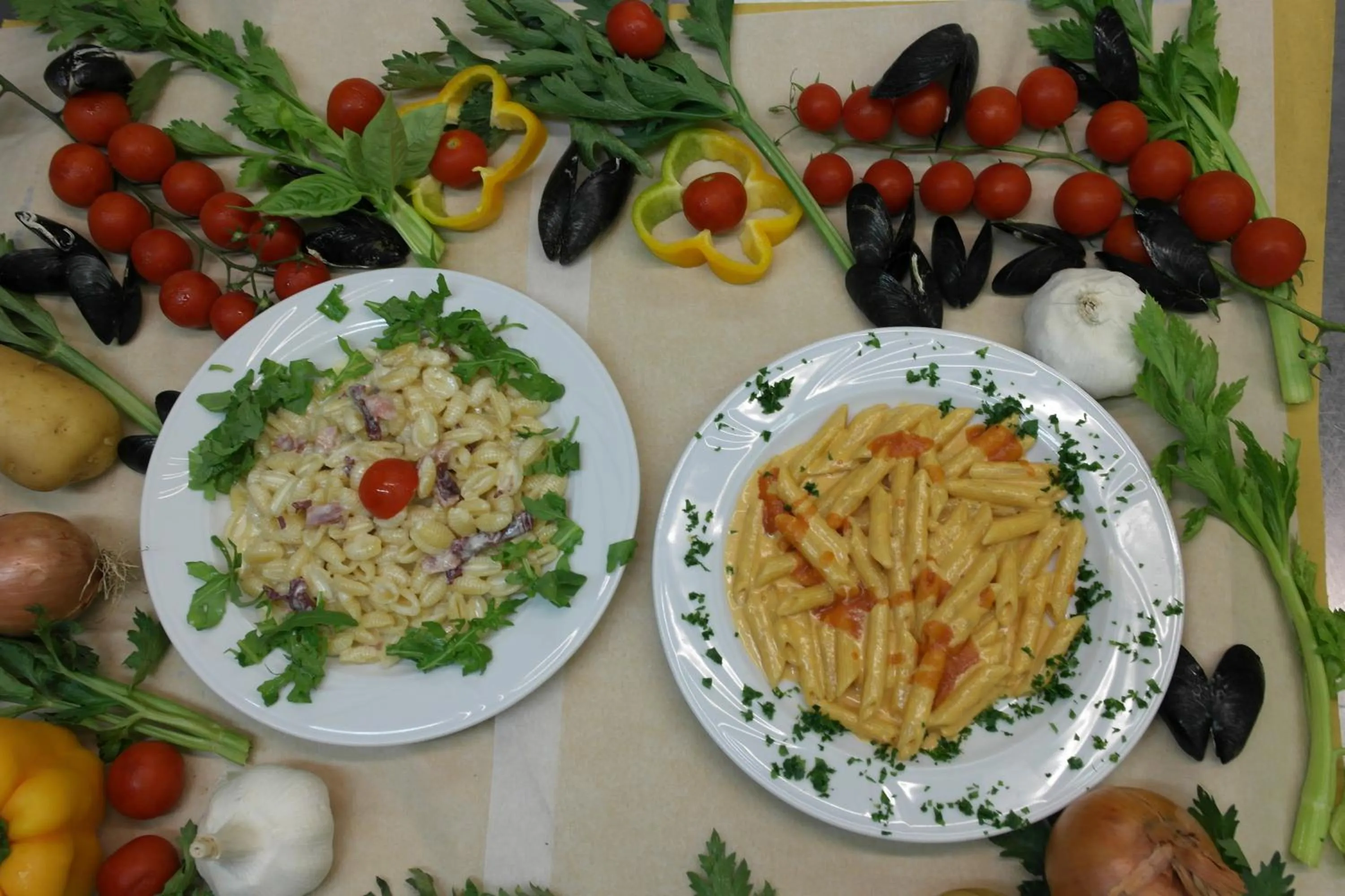 Restaurant/places to eat in Hotel Promenade