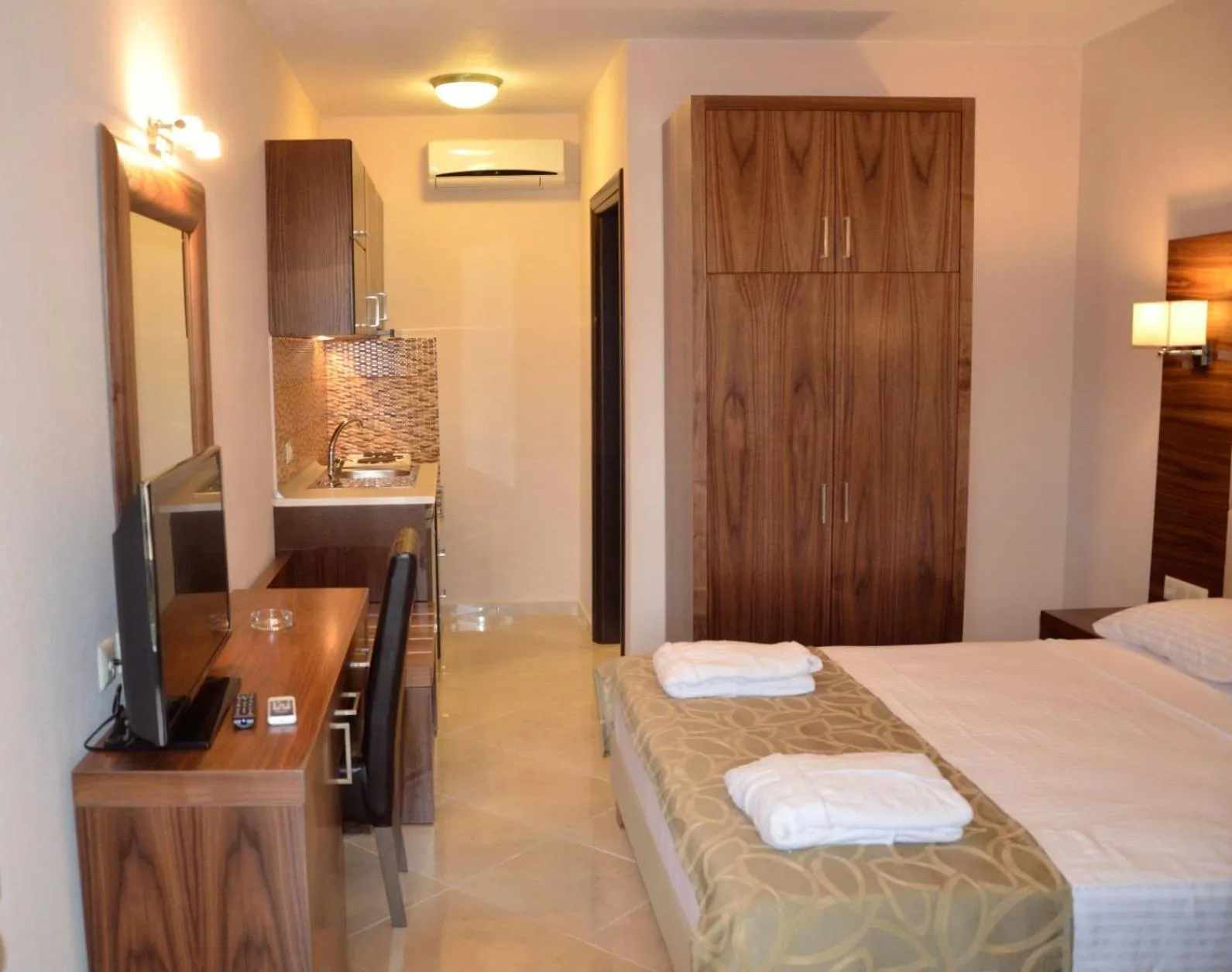 Living room, Bed in 4-you Residence