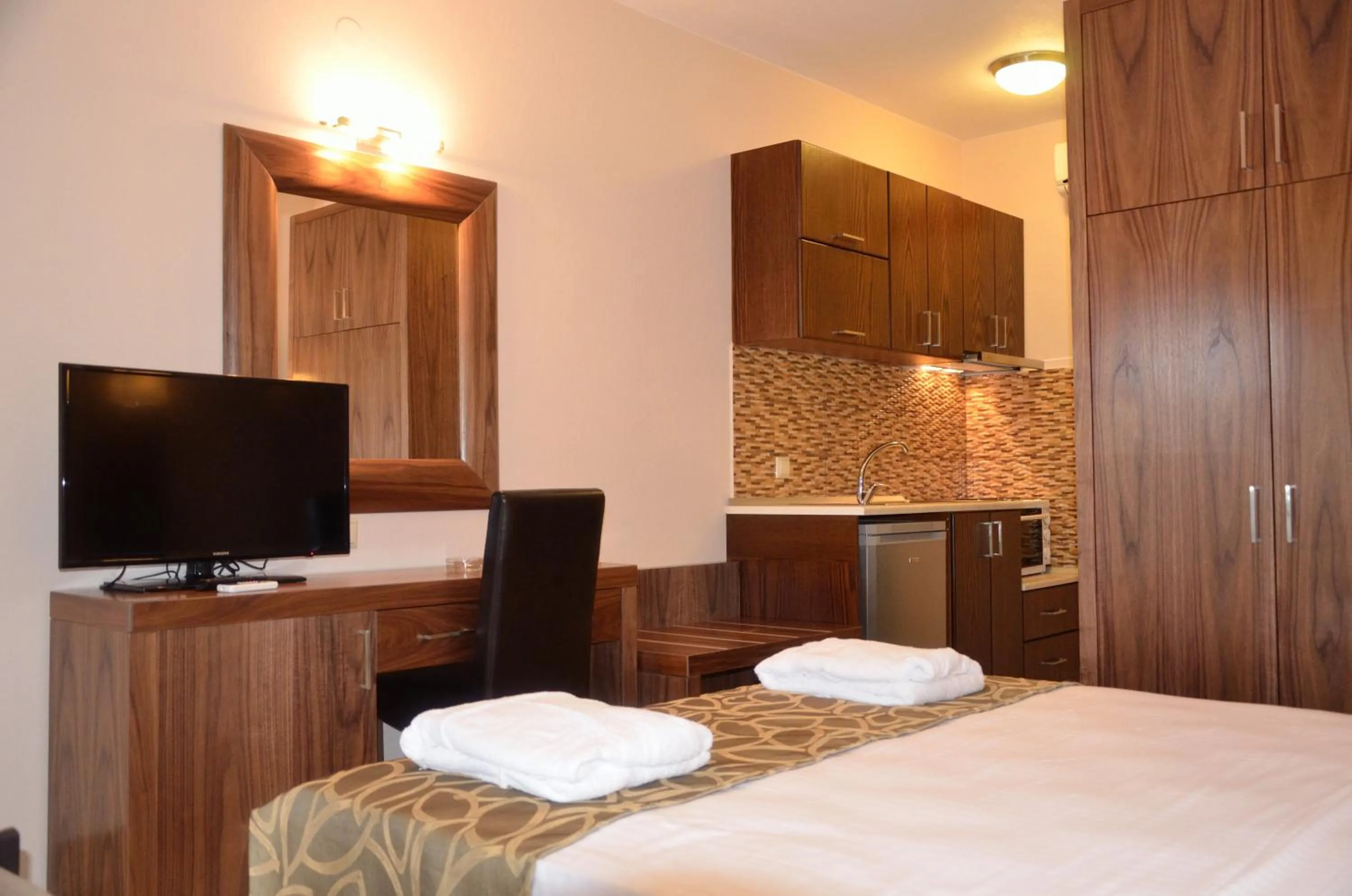 Kitchen or kitchenette, Bed in 4-you Residence